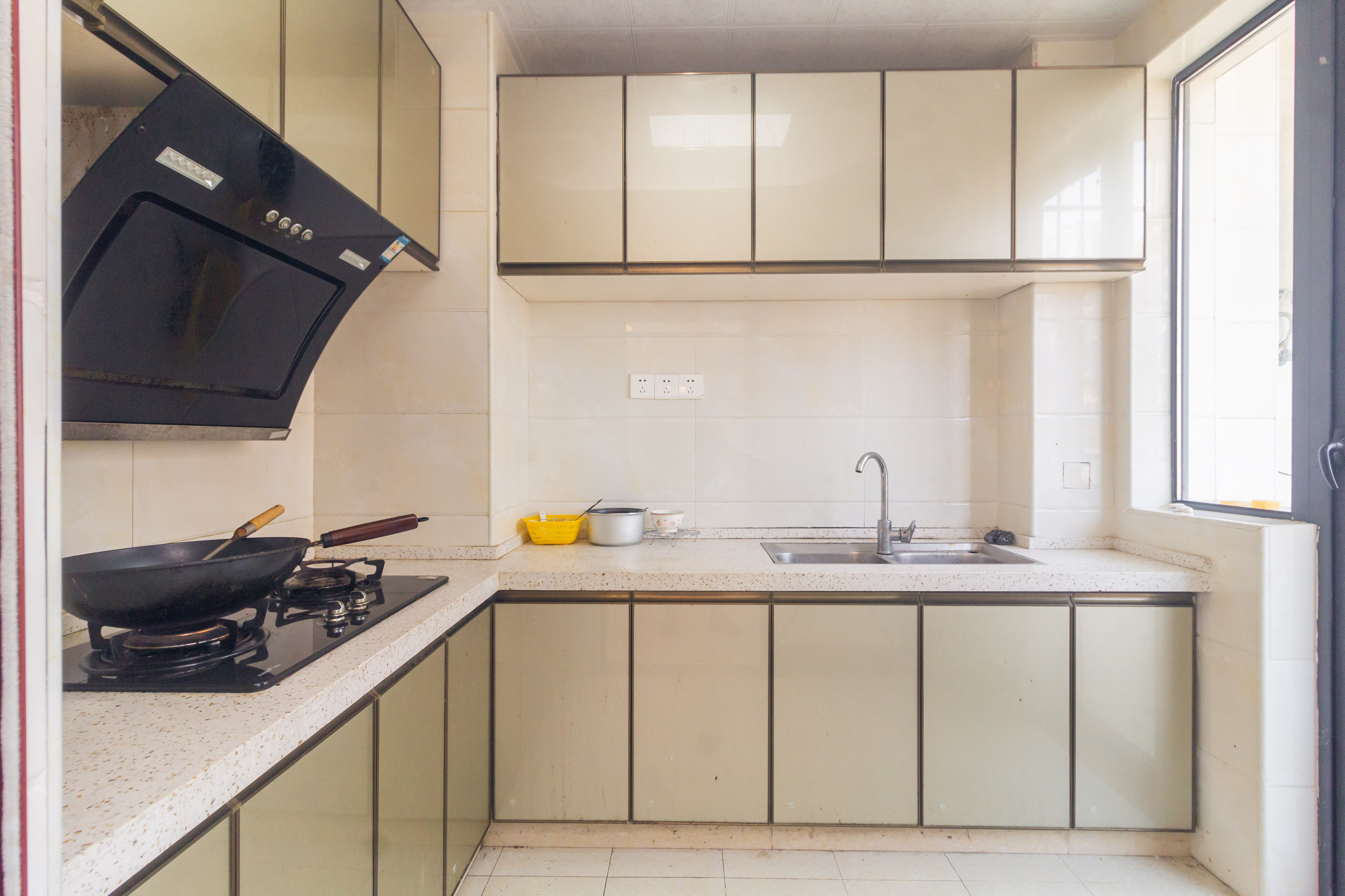 中国铁建国际城二期  3室2厅1卫    60.0万 中国铁建国际城二期  3室2厅1卫    60.0万厨房