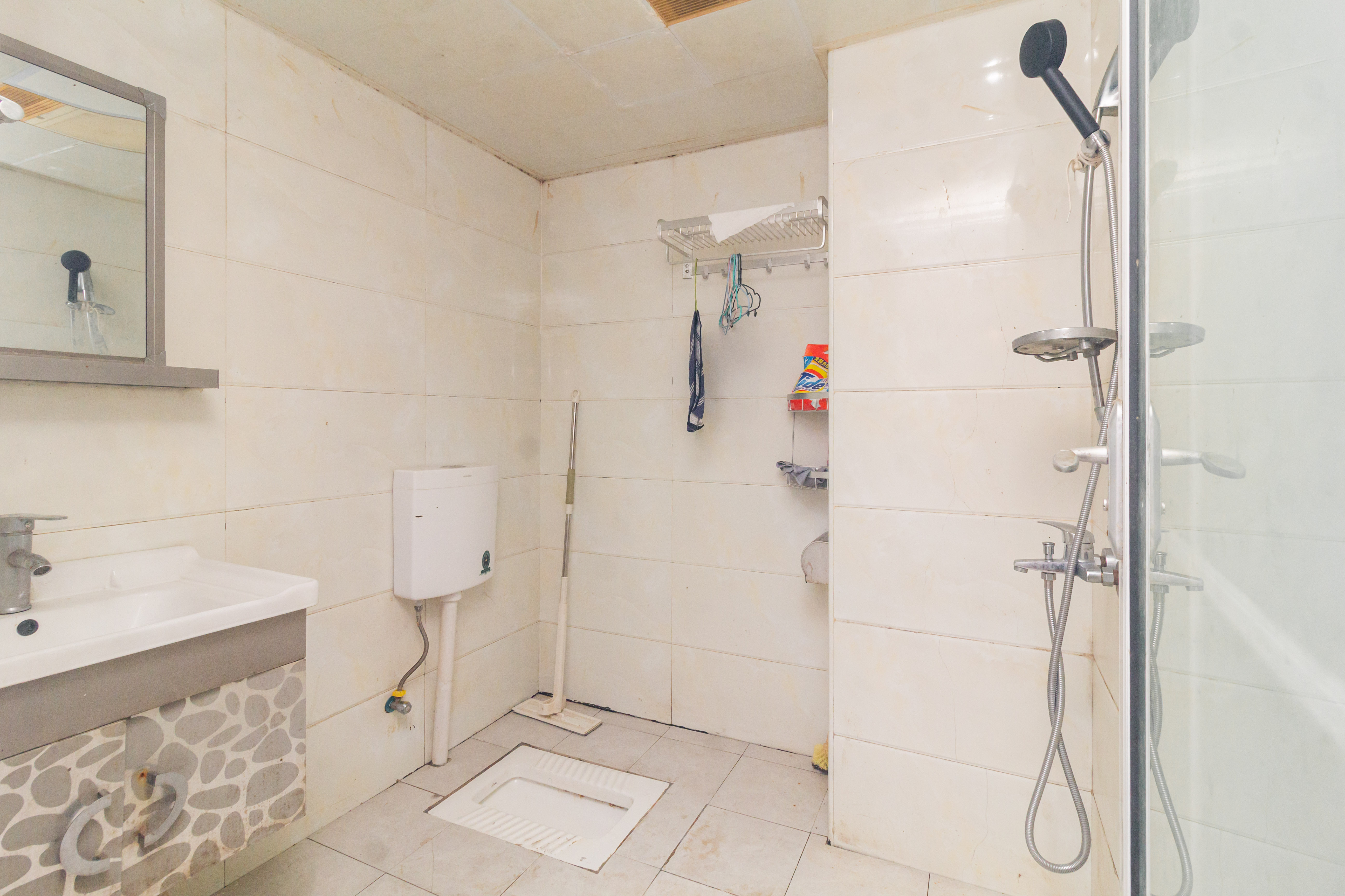 中国铁建国际城二期  3室2厅1卫    60.0万 中国铁建国际城二期  3室2厅1卫    60.0万卫生间