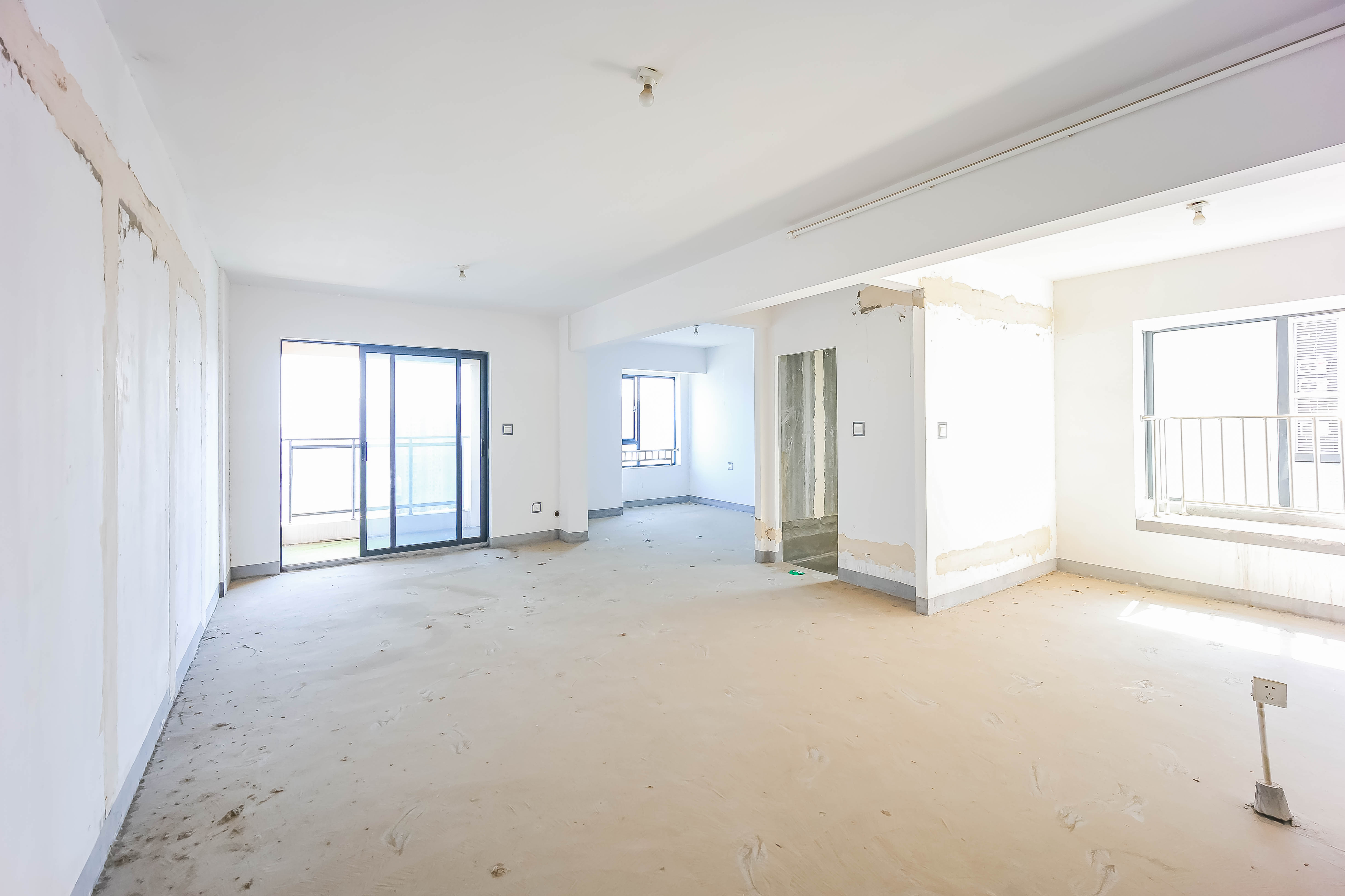 建发中央公园（建发美地）  2室2厅1卫   105.00万客厅