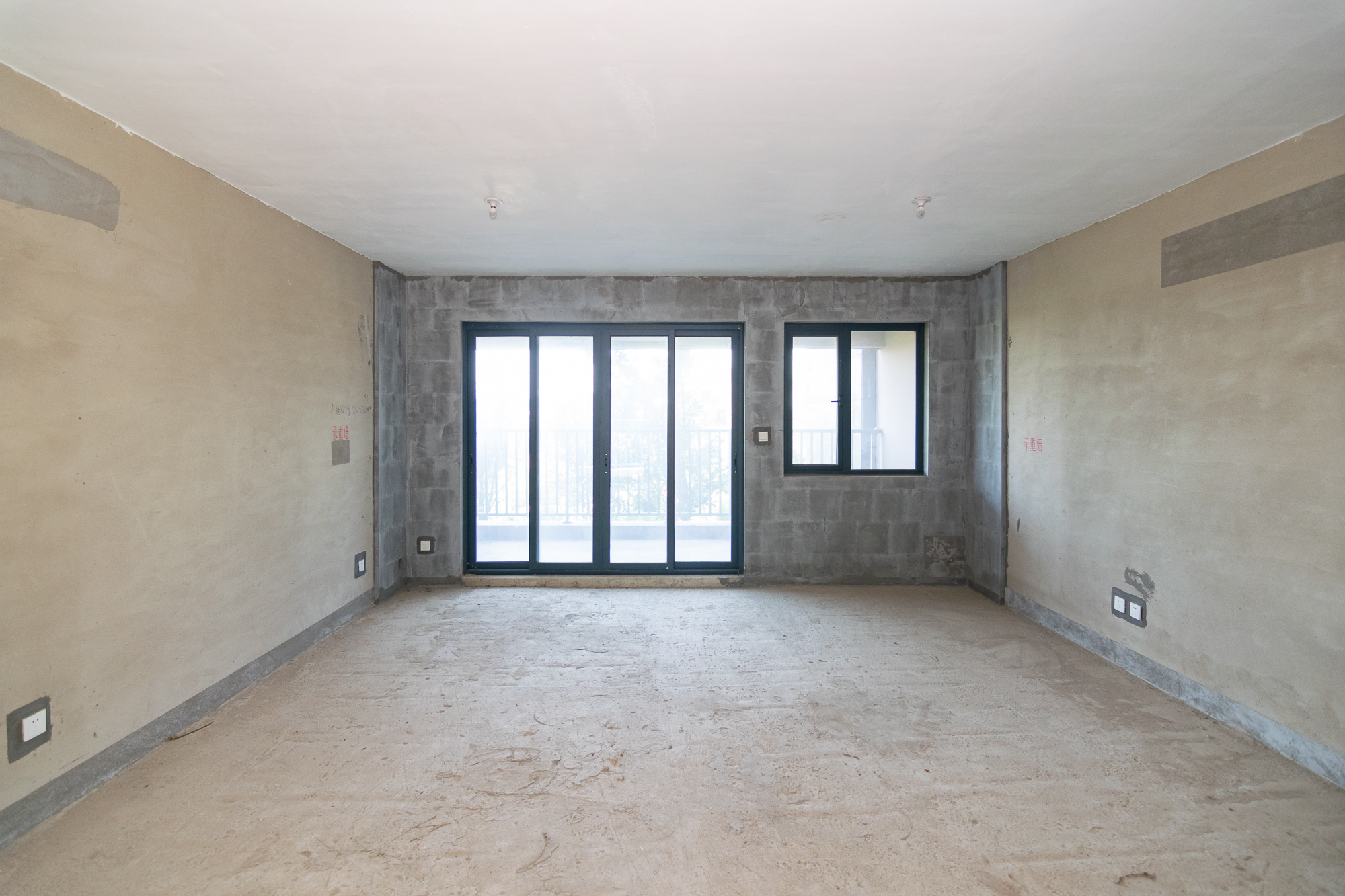 中粮观澜壹品 4室2厅2卫 135.0万 中粮观澜壹品 4室2厅2卫 135.0万客厅