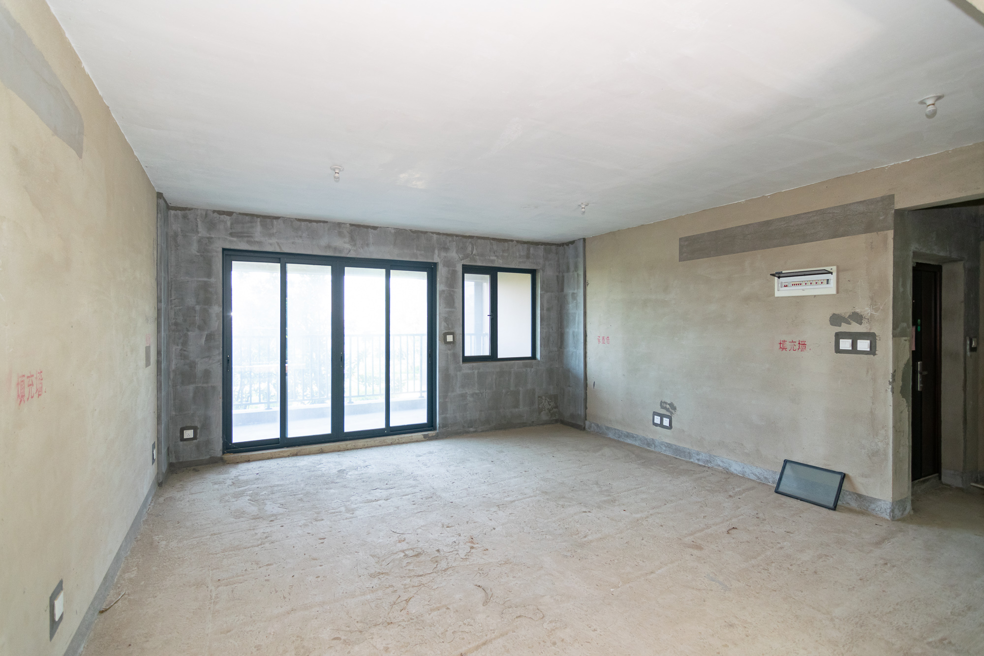 中粮观澜壹品 4室2厅2卫 135.0万 中粮观澜壹品 4室2厅2卫 135.0万客厅