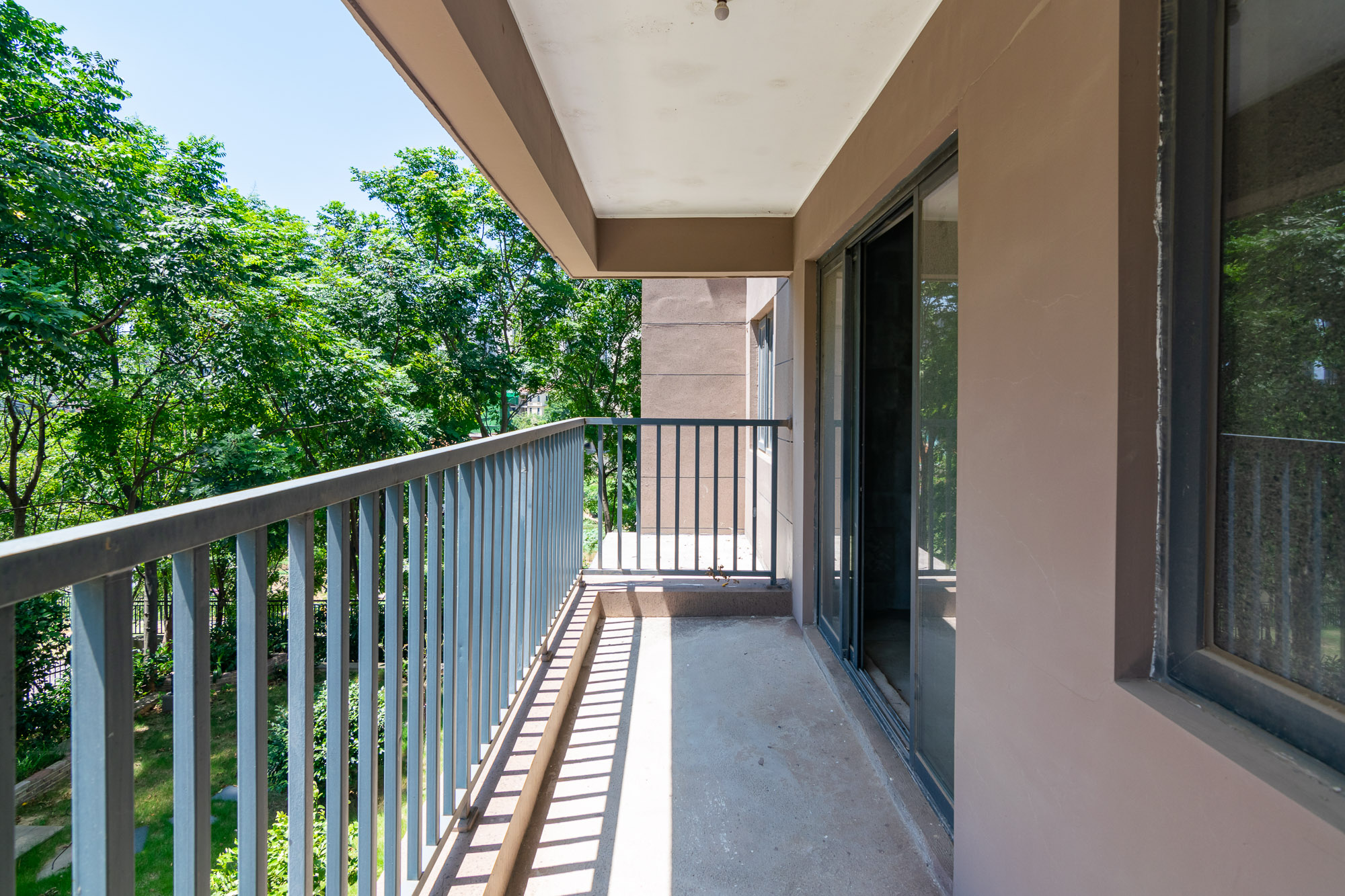 中粮观澜壹品 4室2厅2卫 135.0万 中粮观澜壹品 4室2厅2卫 135.0万阳台