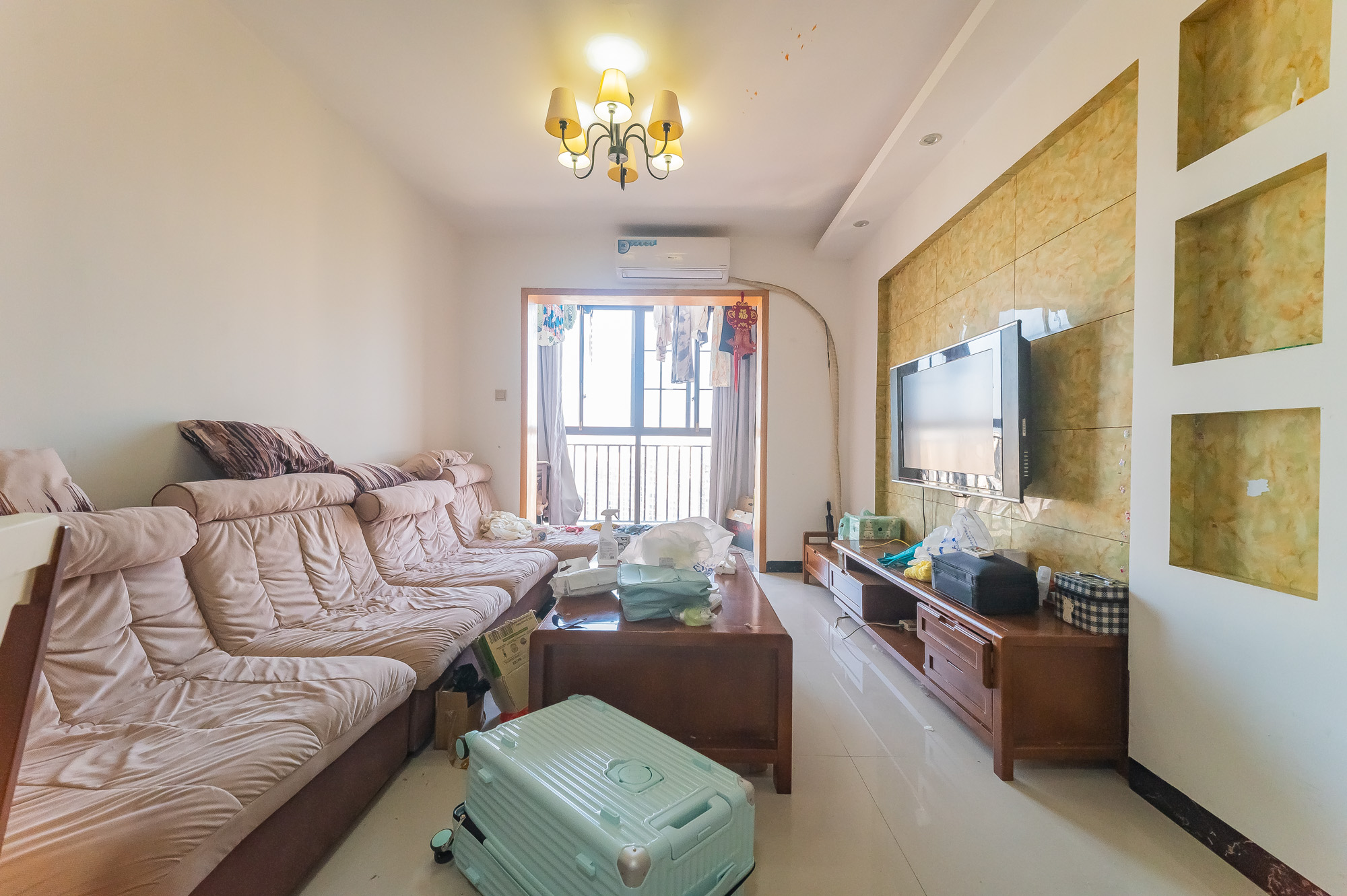 华润置地广场一期 2室1厅1卫 45.0万 华润置地广场一期 2室1厅1卫 45.0万客厅