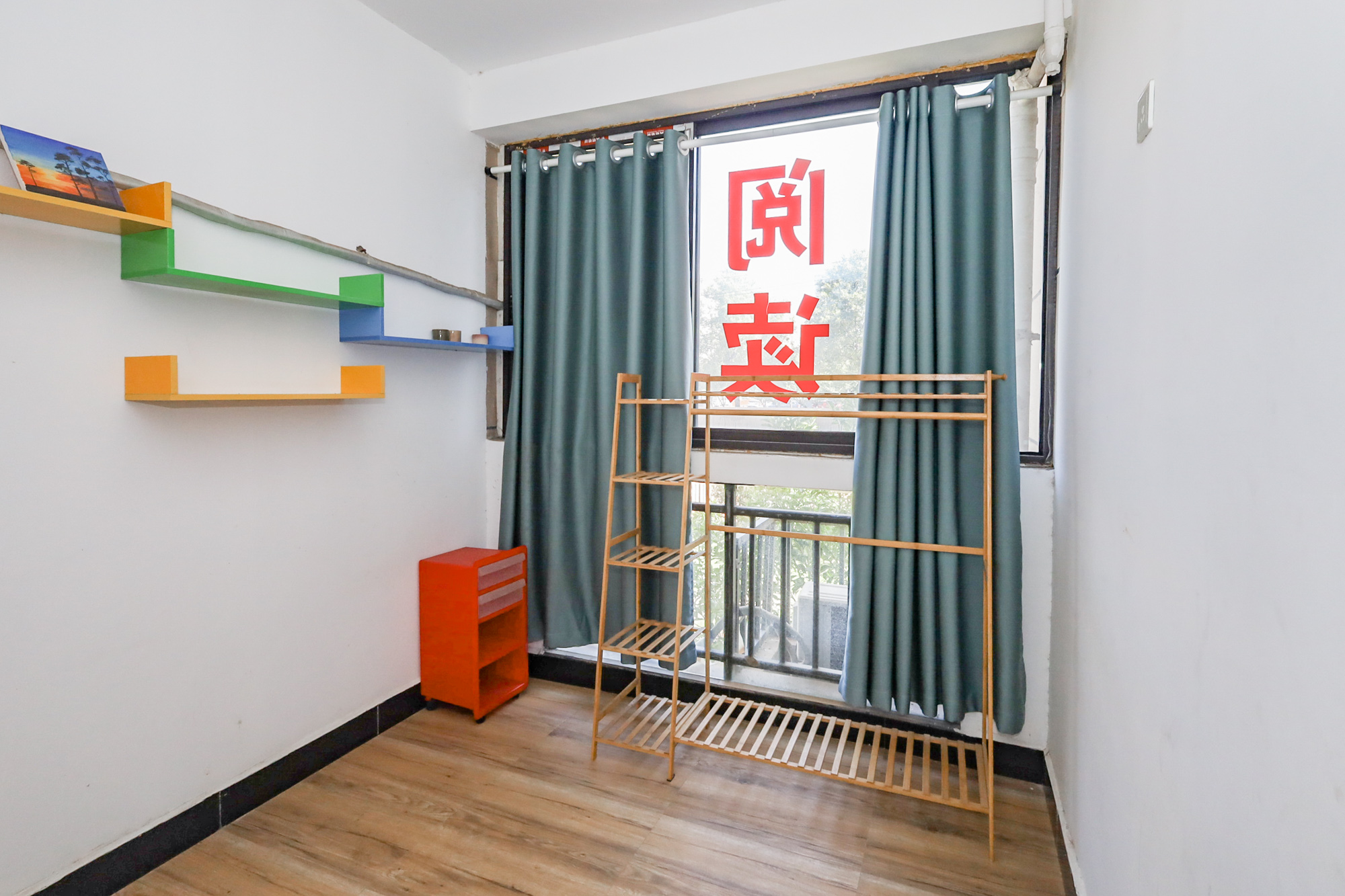 阳光丽城  3室2厅1卫   130.00万卧室