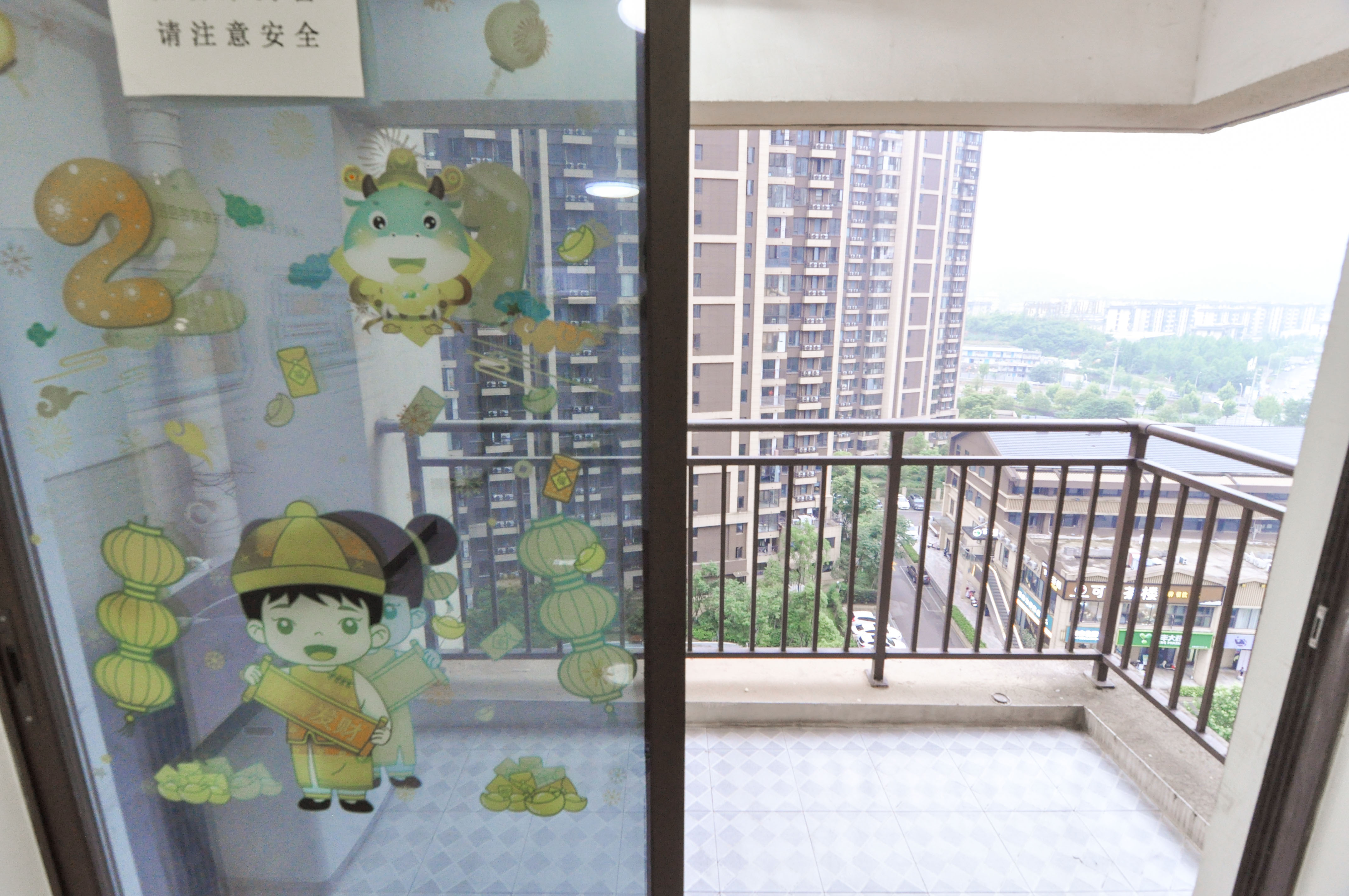 卓越浅水湾  3室2厅1卫   145.00万卧室