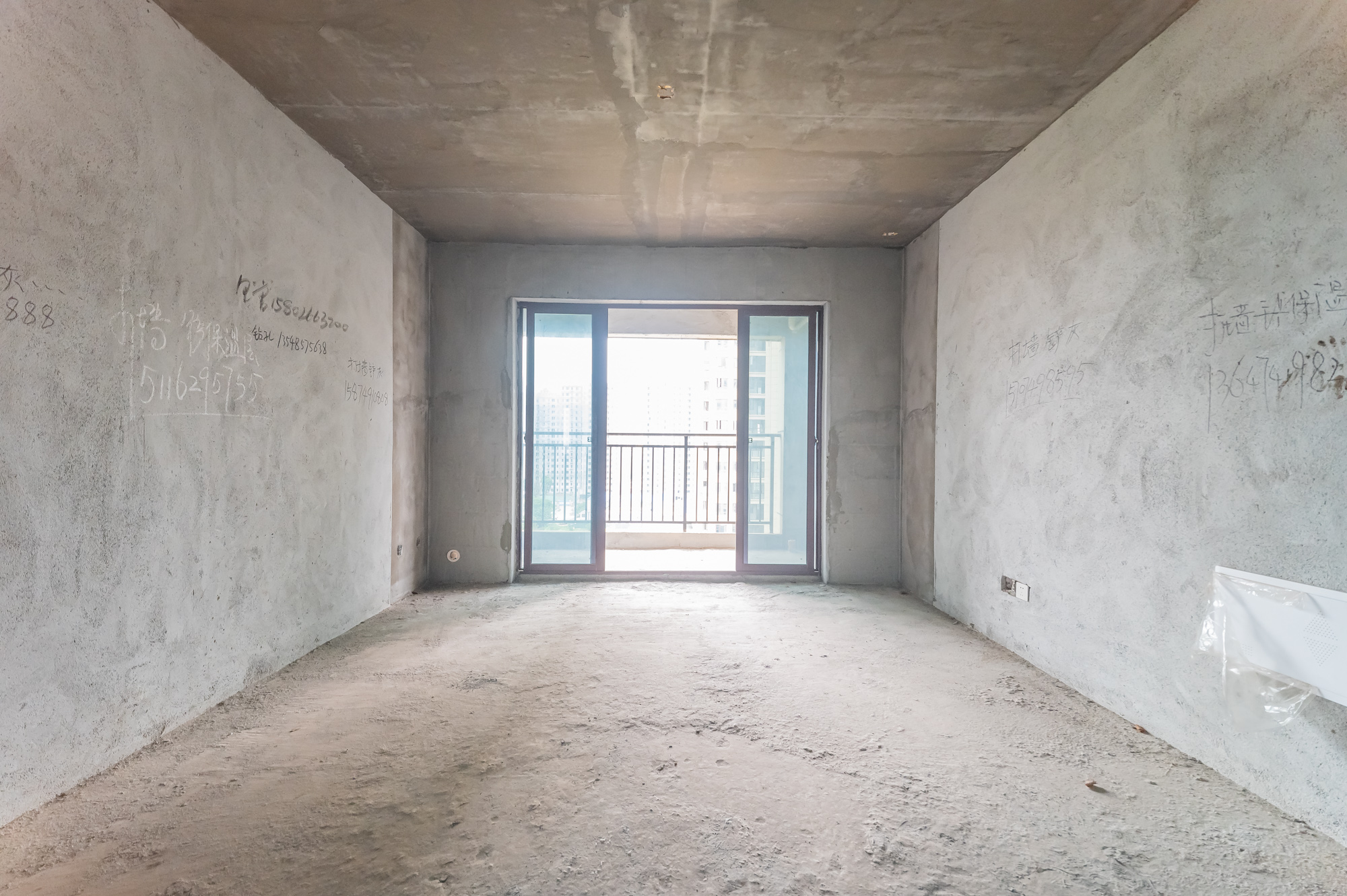 艺源颂雅小区(719街区)  3室2厅2卫    90.0万 艺源颂雅小区(719街区)  3室2厅2卫    90.0万客厅