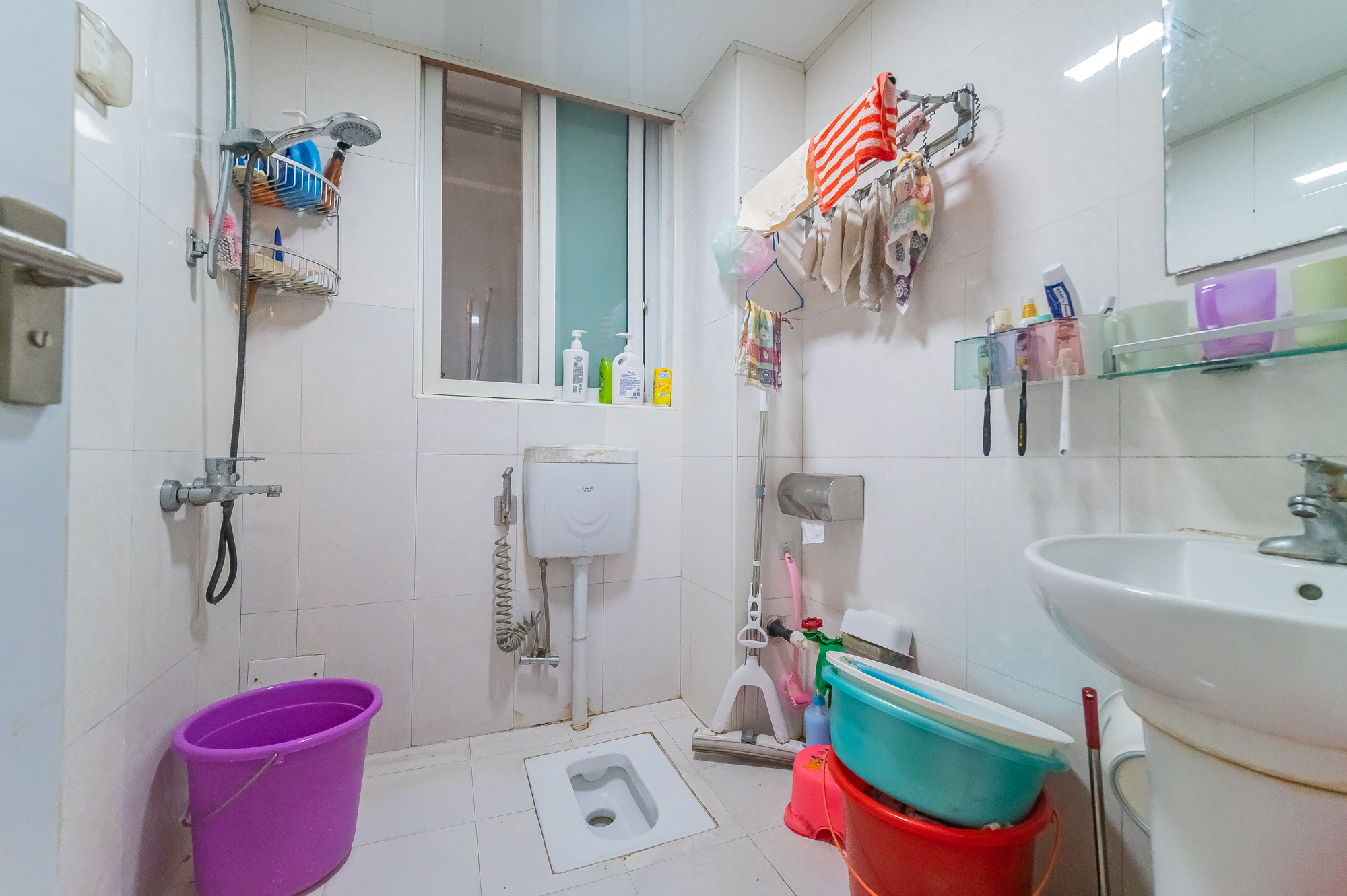 彩都公寓 2室2厅1卫 45.5万 彩都公寓 2室2厅1卫 45.5万卫生间