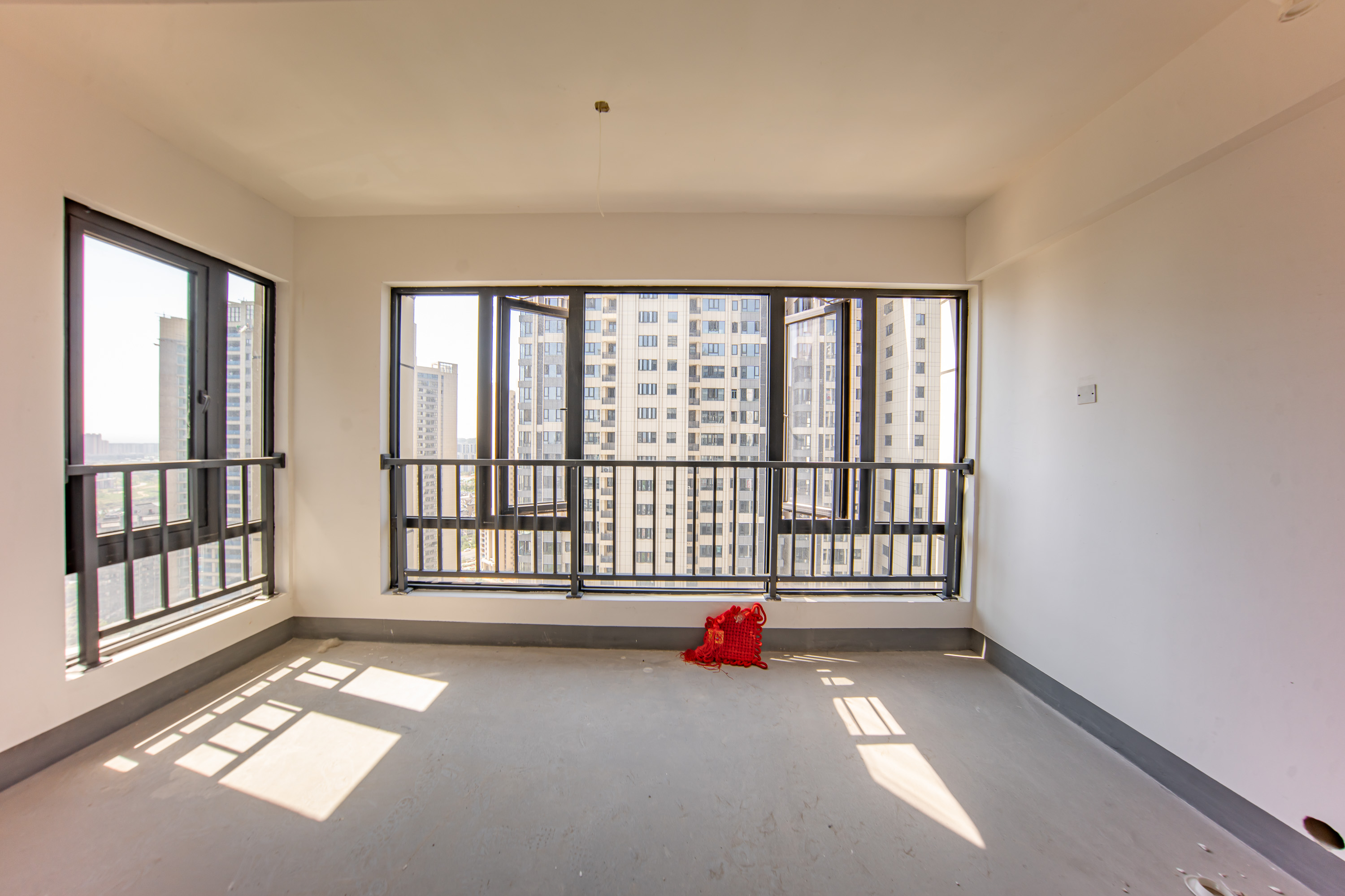 建投象山国际 4室2厅2卫 138.0万 建投象山国际 4室2厅2卫 138.0万阳台