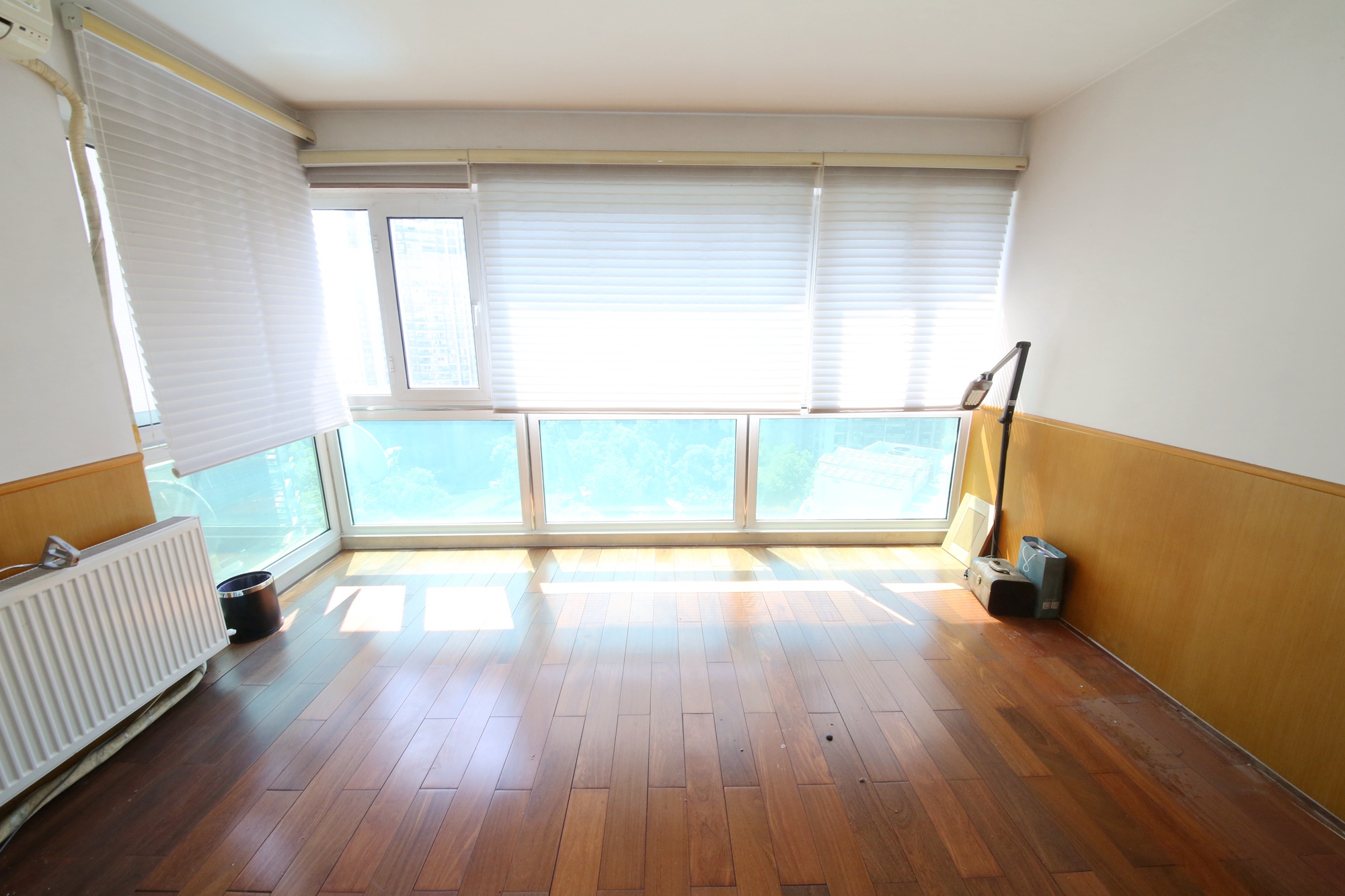 王府花园  4室2厅2卫   175.00万阳台
