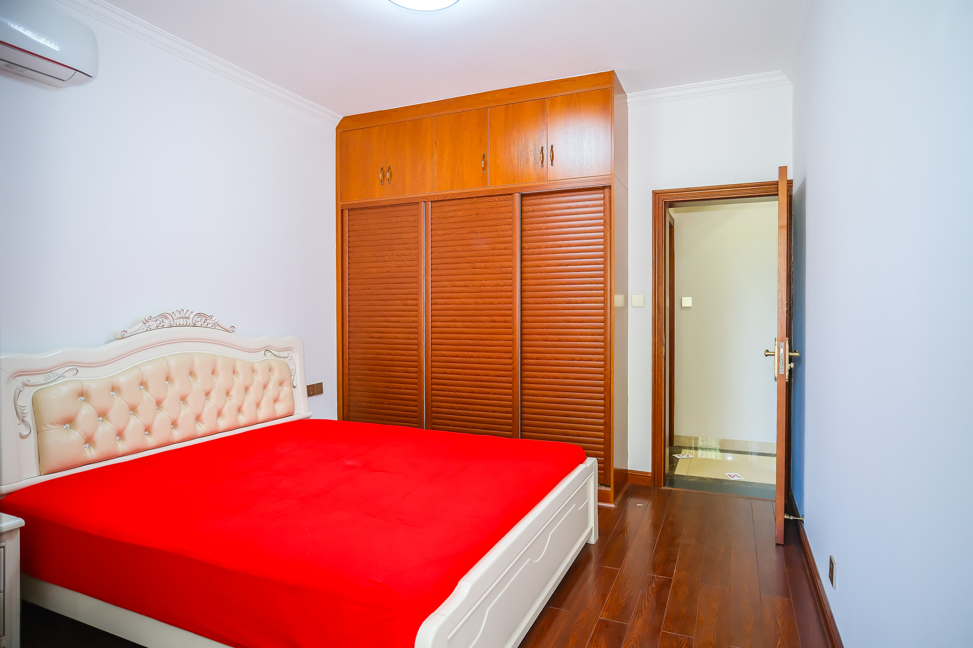 山水湾 1室0厅0卫 128.0万 山水湾 1室0厅0卫 128.0万卧室