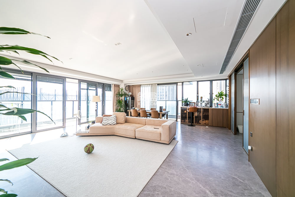 万科紫台  5室2厅4卫    638.0万