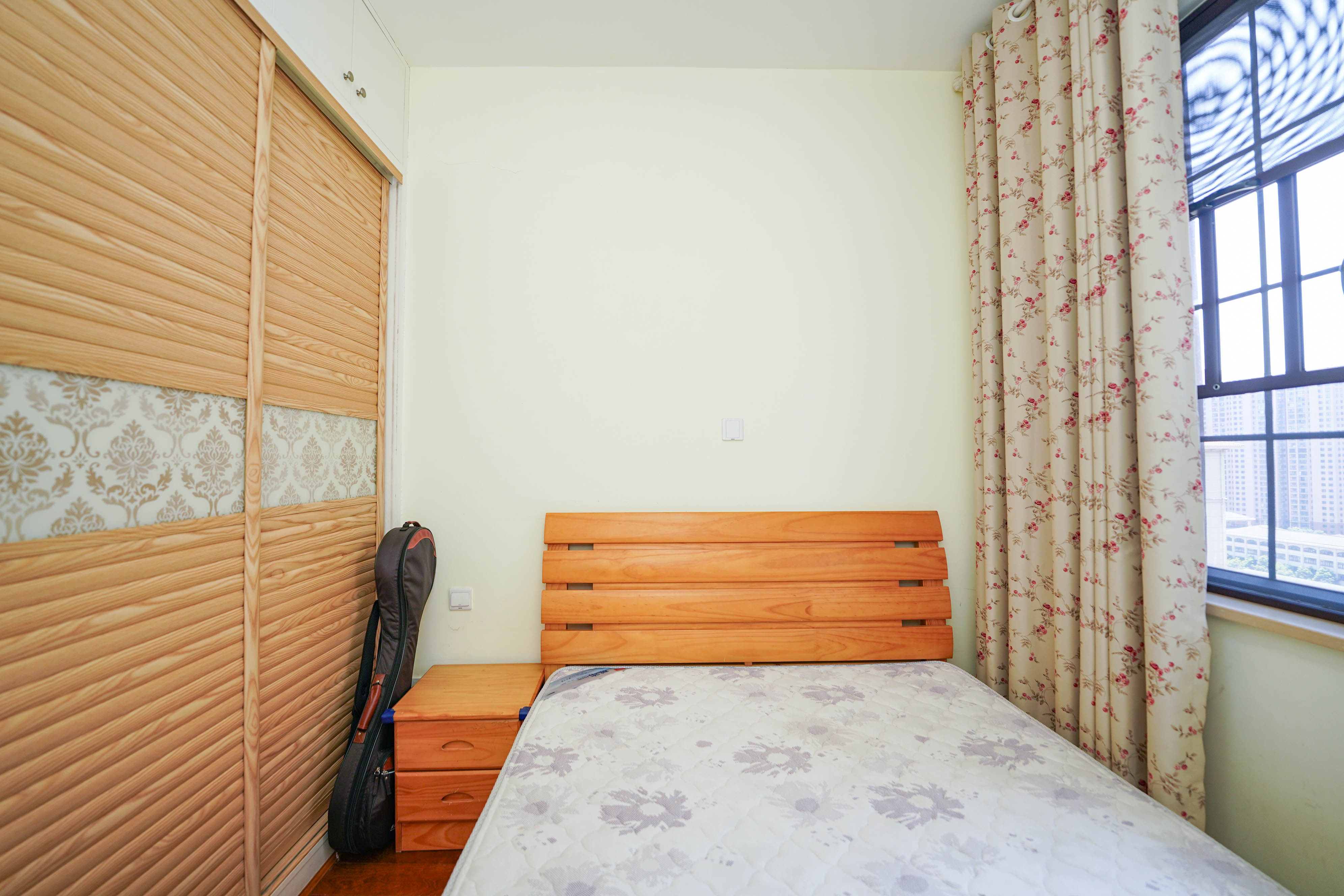 宏聚地中海 3室2厅2卫 95.0万 宏聚地中海 3室2厅2卫 95.0万卧室