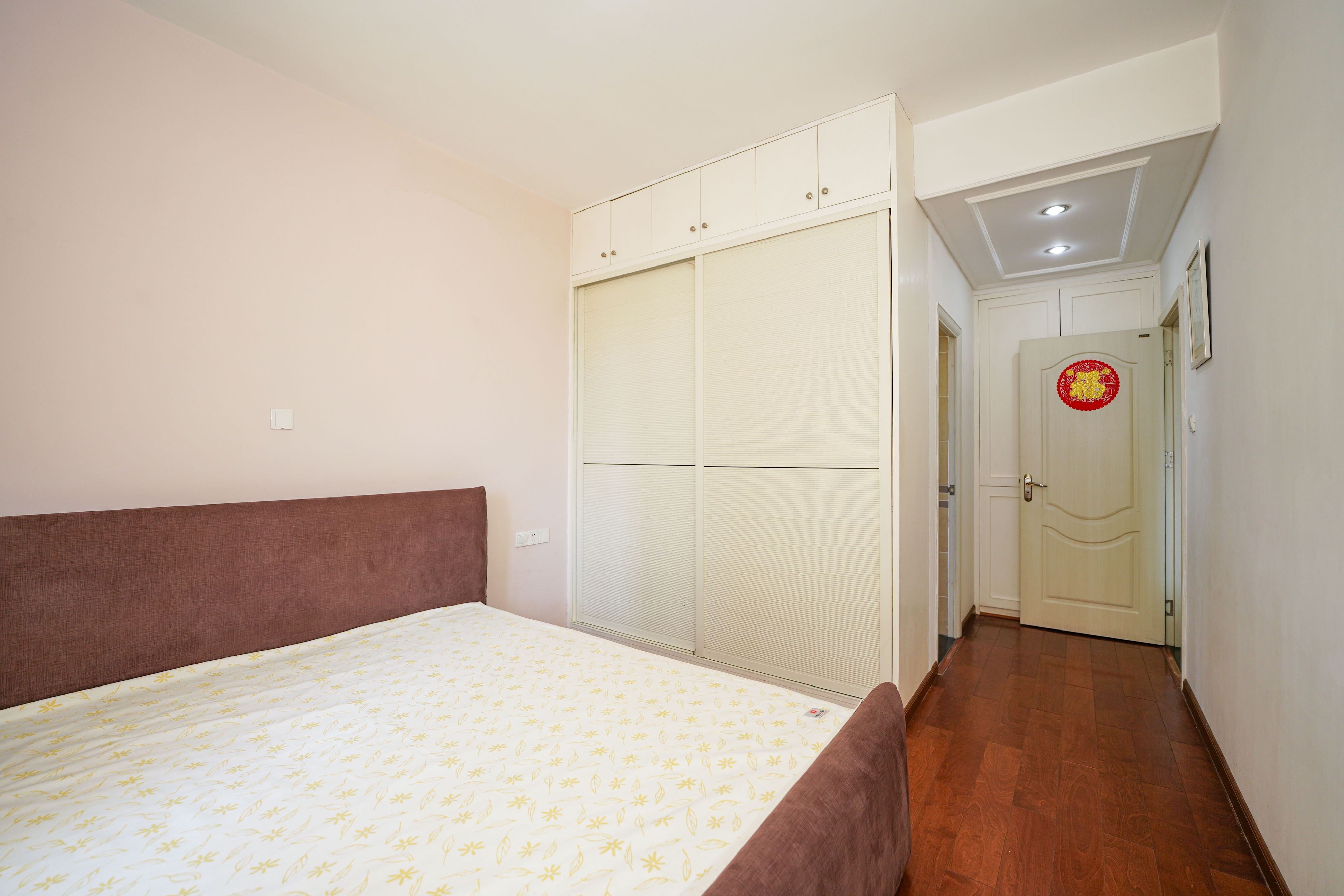 宏聚地中海 3室2厅2卫 95.0万 宏聚地中海 3室2厅2卫 95.0万卧室