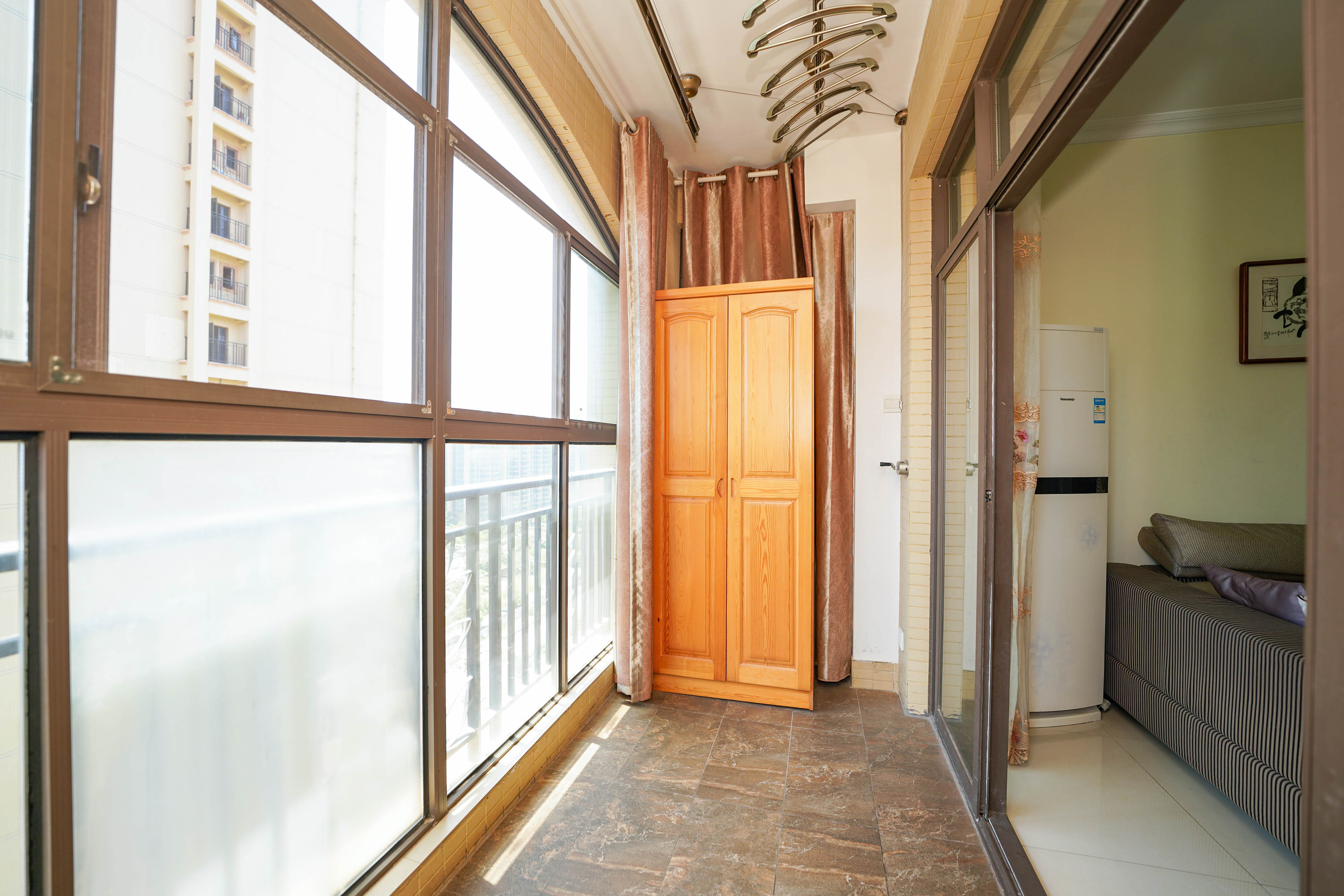 宏聚地中海 3室2厅2卫 95.0万 宏聚地中海 3室2厅2卫 95.0万阳台