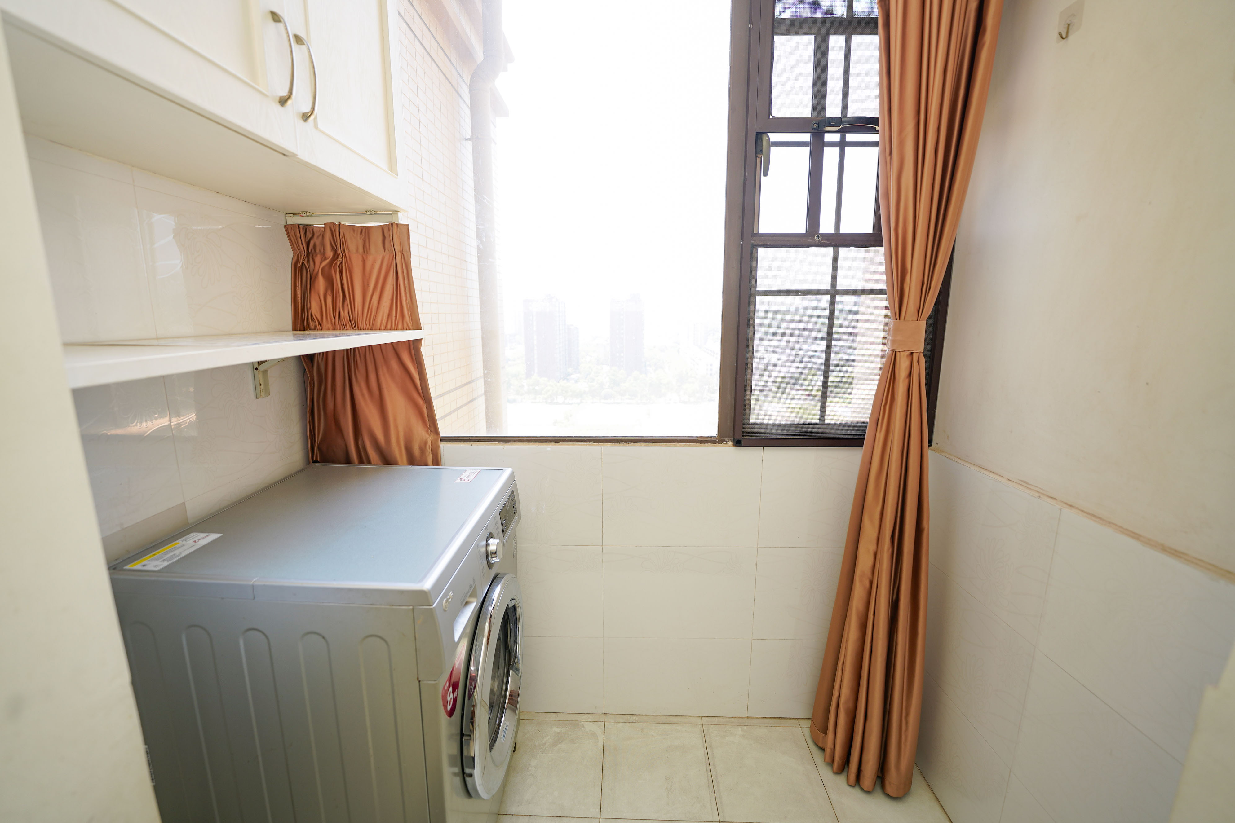 宏聚地中海 3室2厅2卫 95.0万 宏聚地中海 3室2厅2卫 95.0万阳台