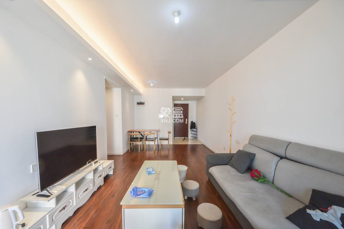 万科魅力之城观澜里 3室2厅2卫 115.0万 万科魅力之城观澜里 3室2厅2卫 115.0万客厅