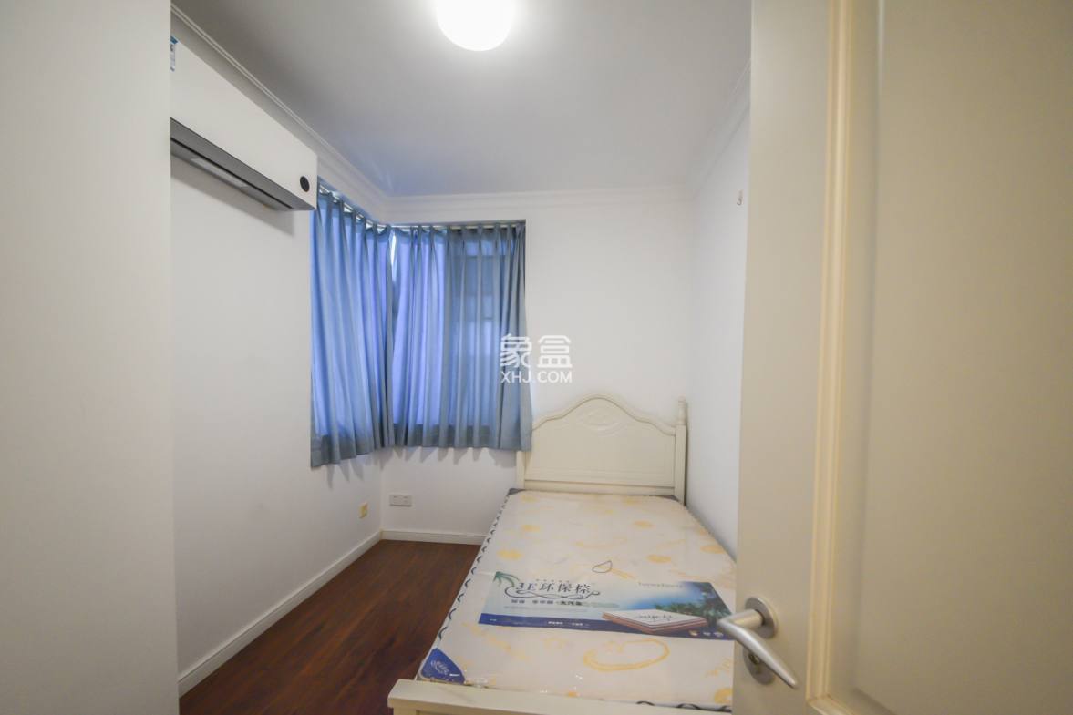 万科魅力之城观澜里 3室2厅2卫 115.0万 万科魅力之城观澜里 3室2厅2卫 115.0万卧室