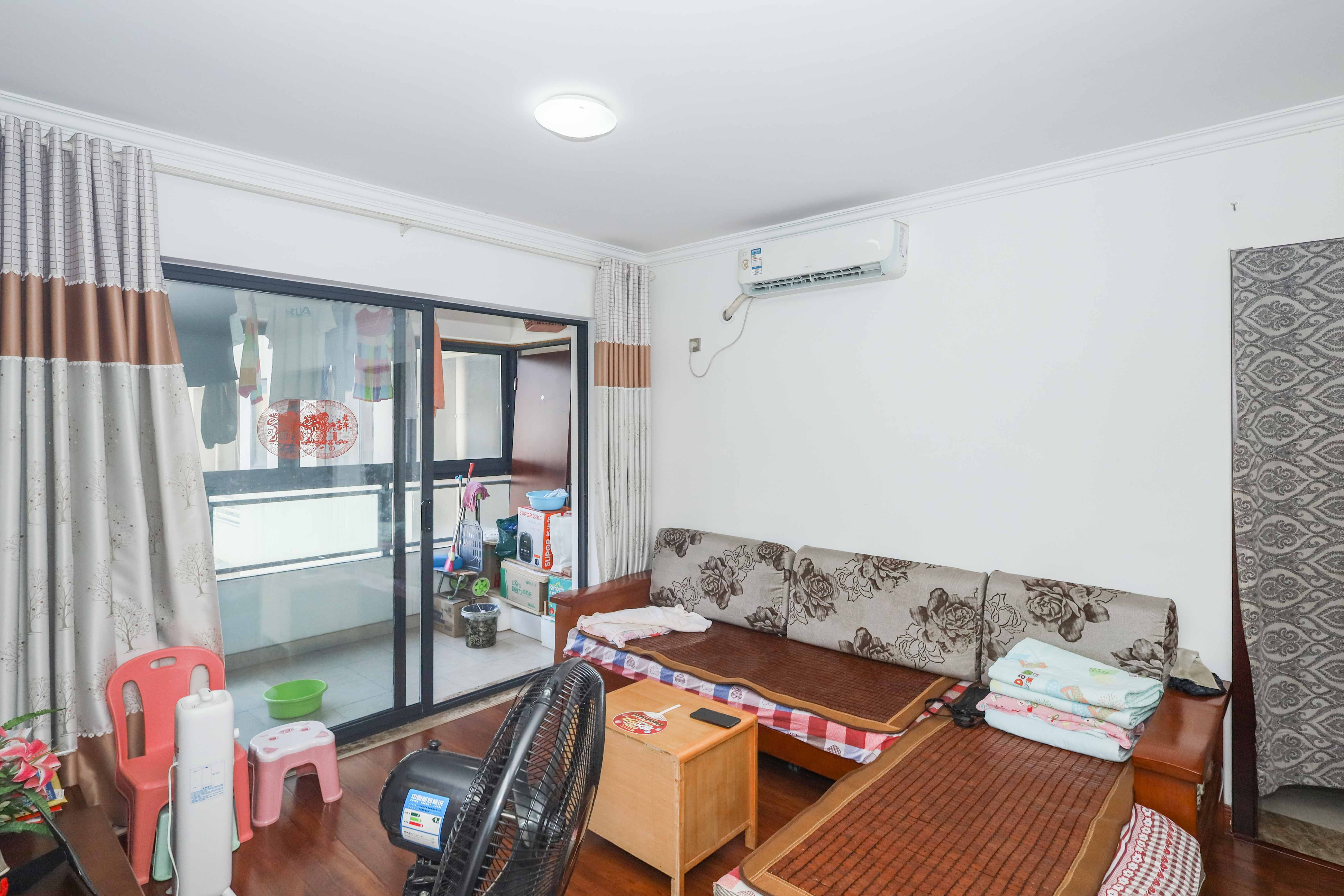 好莱城(弘德西街) 2室2厅1卫 65.0万 好莱城(弘德西街) 2室2厅1卫 65.0万其他