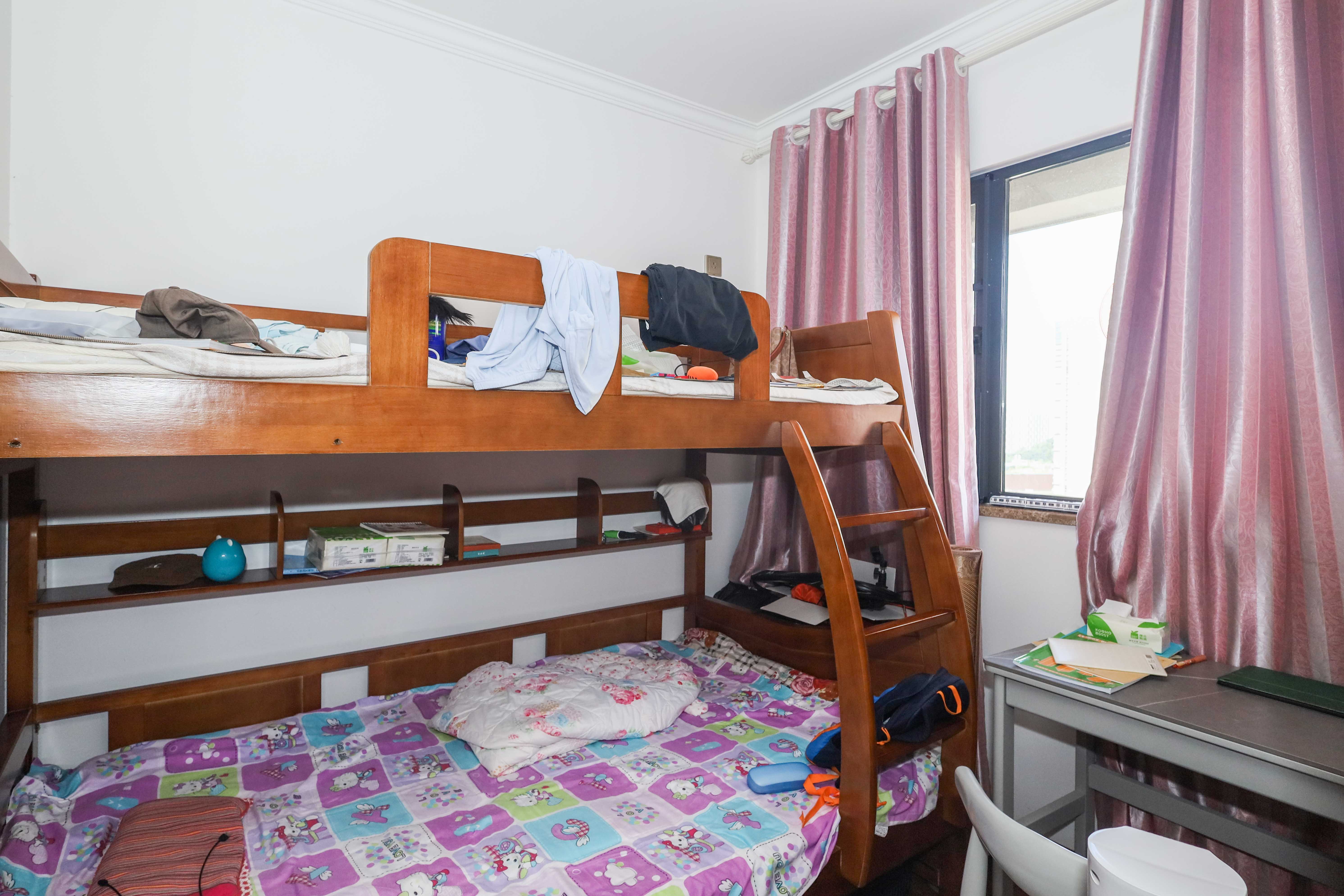 好莱城(弘德西街) 2室2厅1卫 65.0万 好莱城(弘德西街) 2室2厅1卫 65.0万卧室