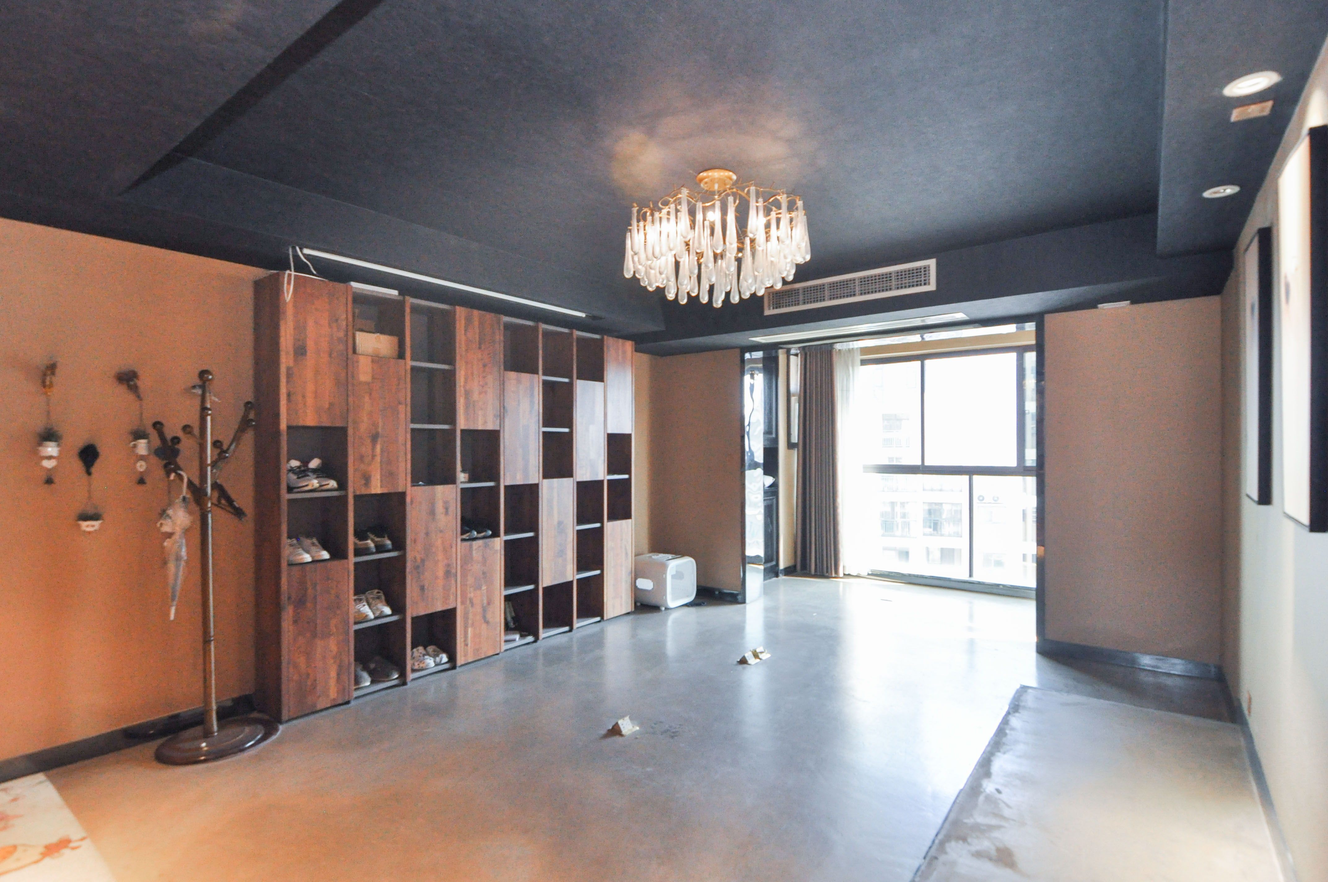 西子湖畔沃府  4室2厅2卫   156.00万客厅