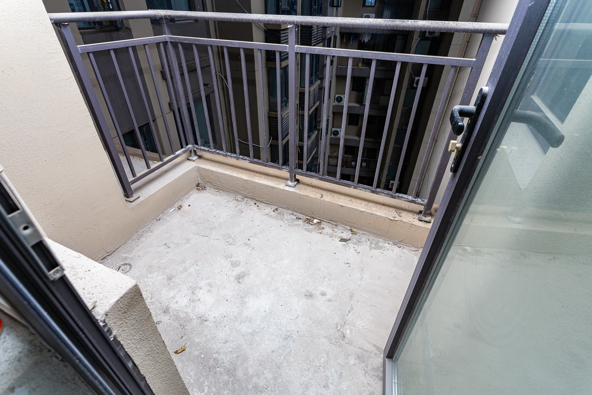 勤诚达境界城 3室2厅2卫 79.0万 勤诚达境界城 3室2厅2卫 79.0万阳台