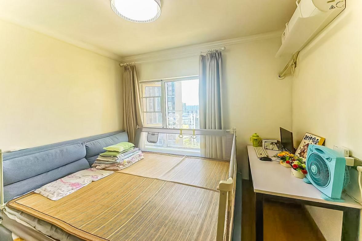 荣盛花语城  3室2厅1卫    72.0万 荣盛花语城  3室2厅1卫    72.0万卧室