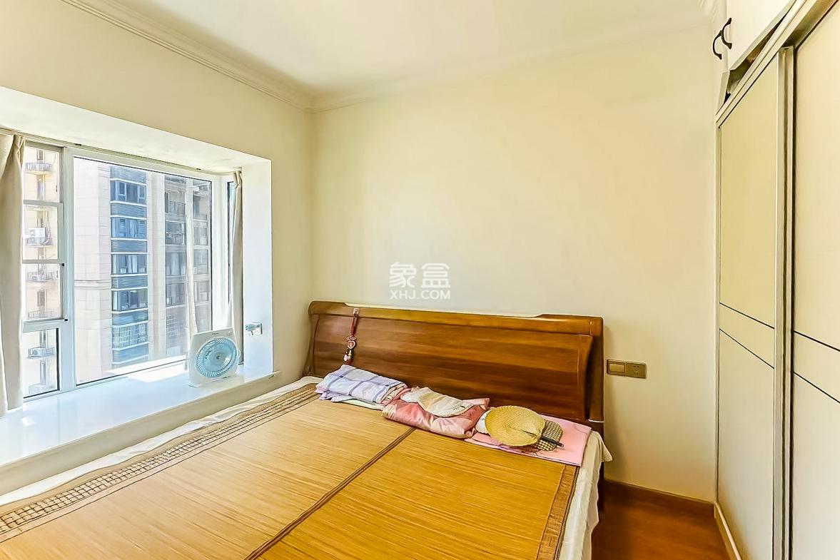 荣盛花语城  3室2厅1卫    72.0万 荣盛花语城  3室2厅1卫    72.0万卧室