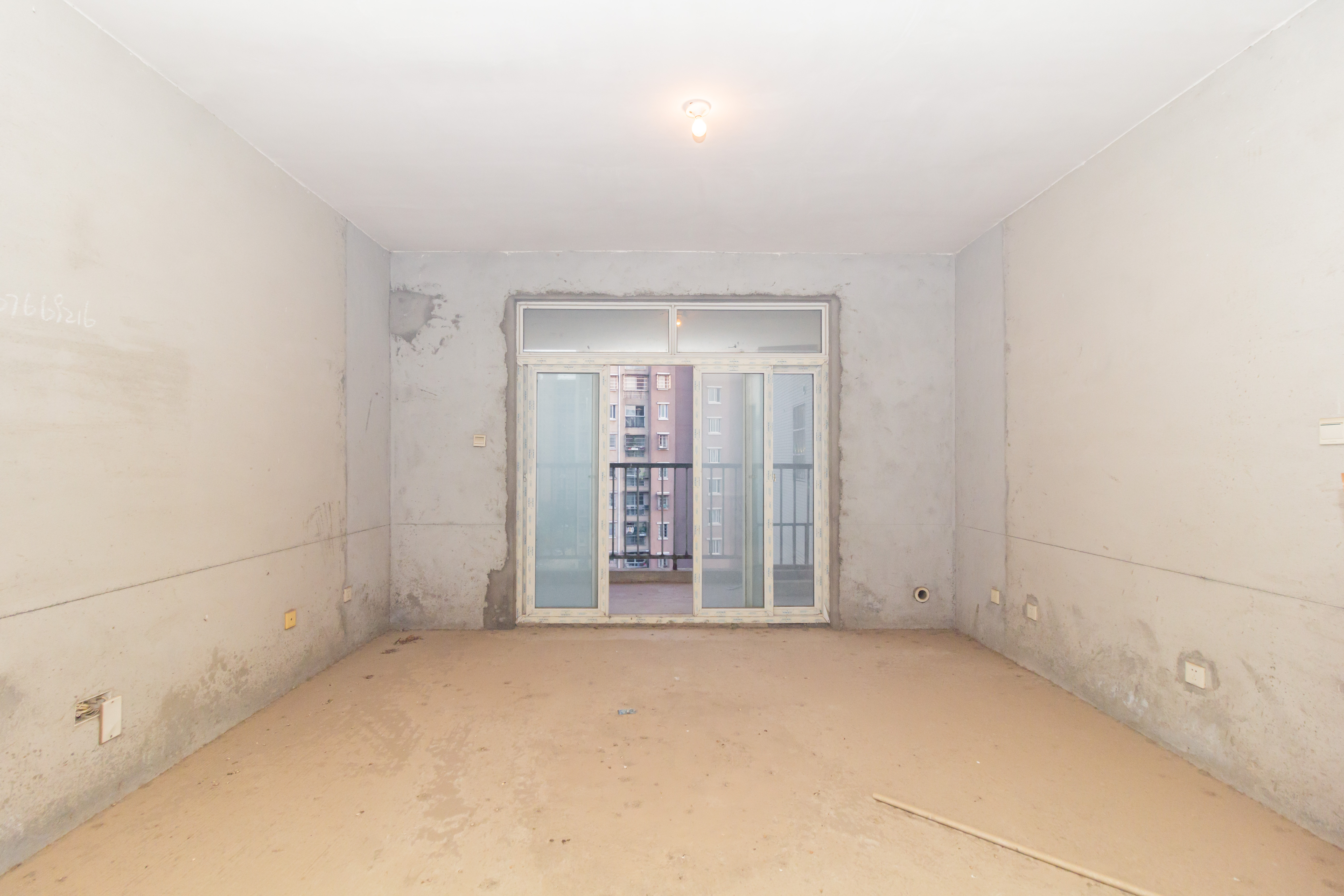 东业苹果社区 4室2厅2卫 81.98万 东业苹果社区 4室2厅2卫 81.98万客厅