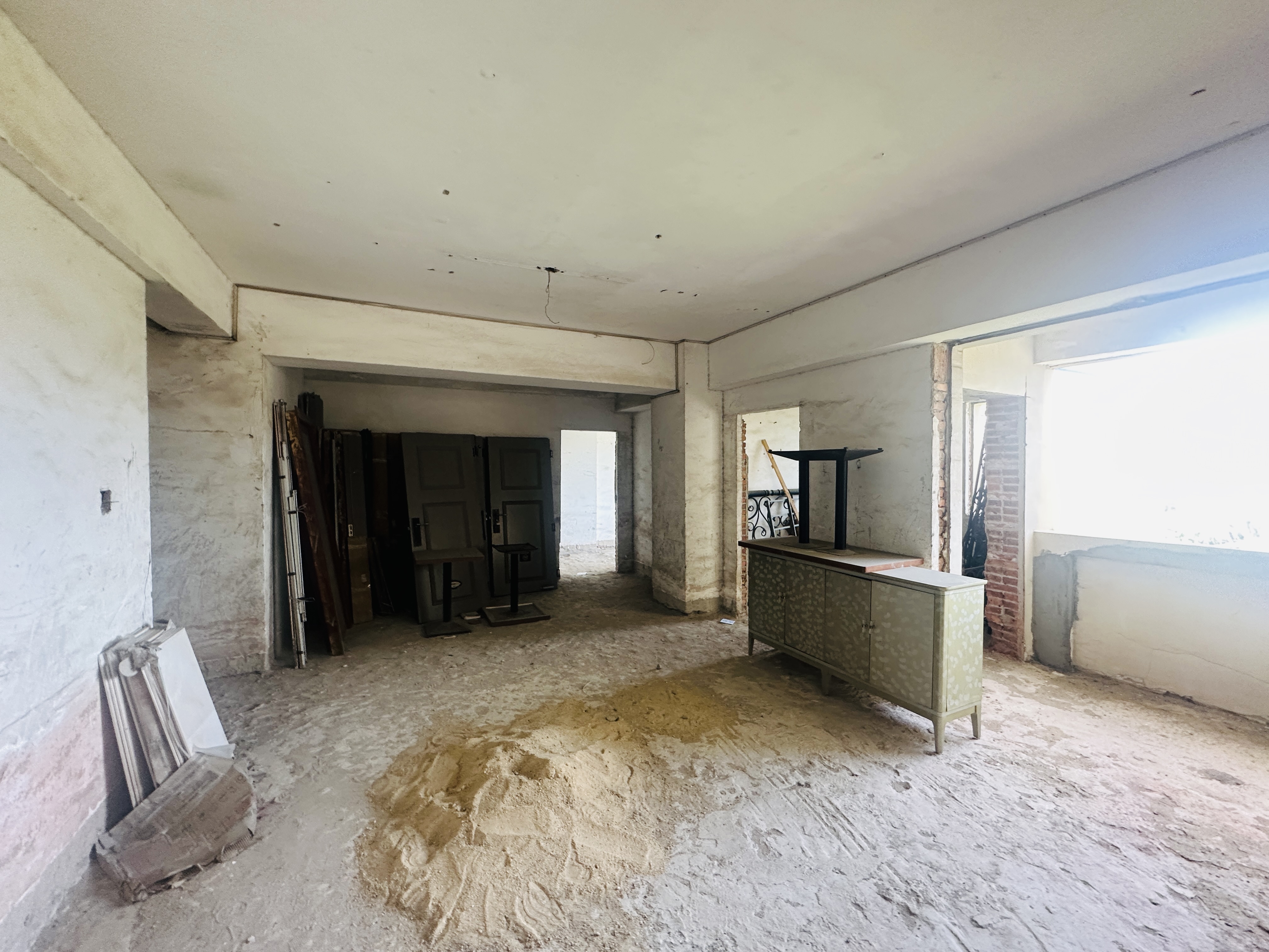 水云天 4室2厅2卫 175.0万 水云天 4室2厅2卫 175.0万客厅