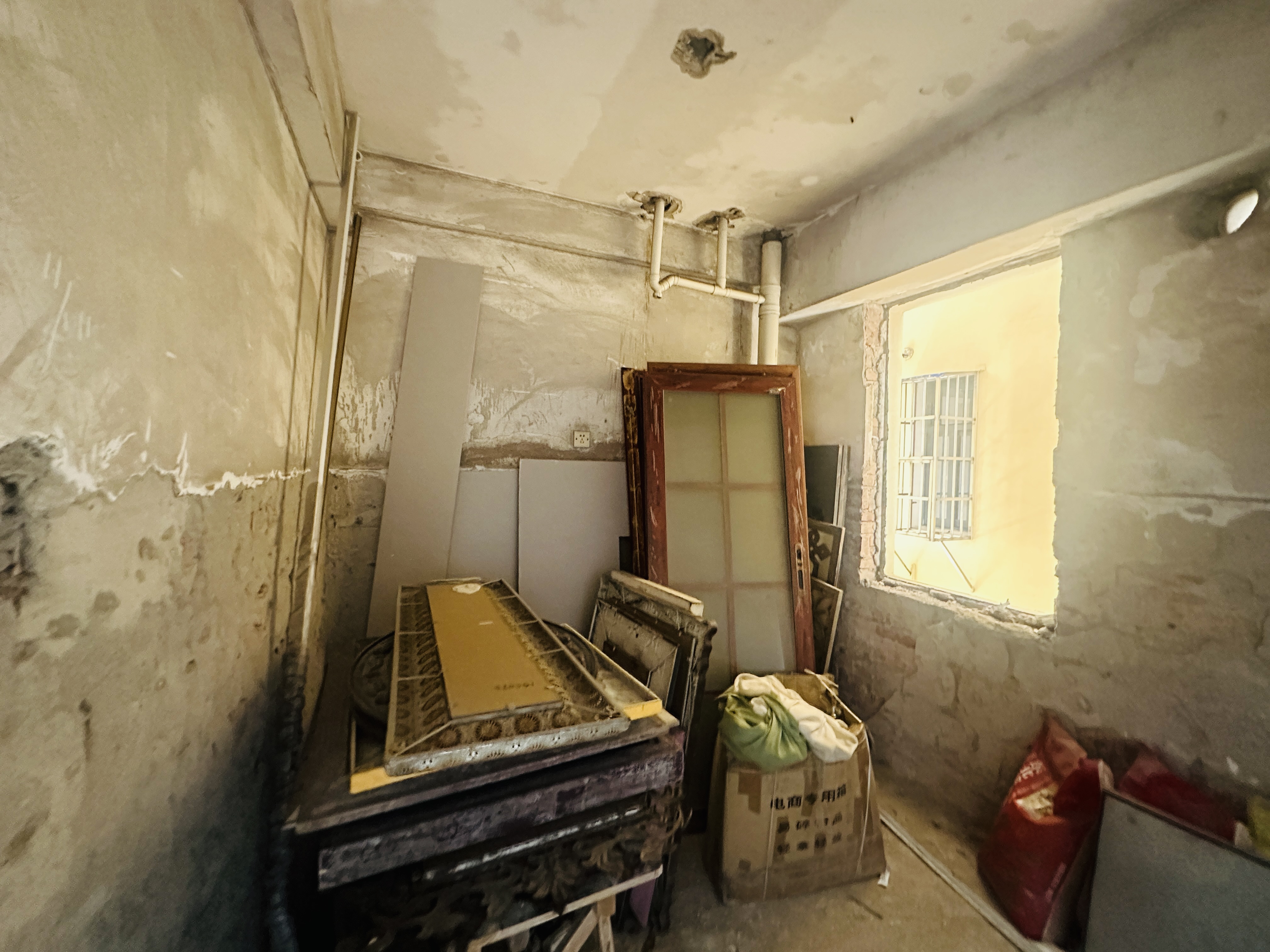 水云天 4室2厅2卫 175.0万 水云天 4室2厅2卫 175.0万厨房