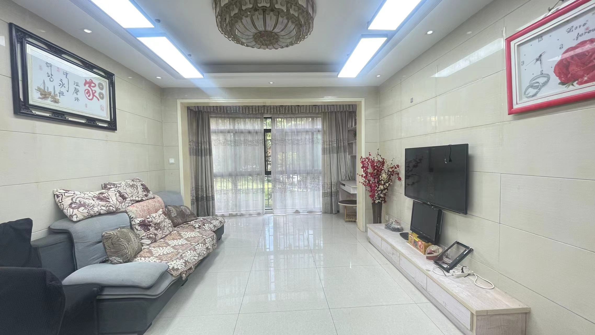 曼哈顿花园 2室2厅1卫 38.0万 曼哈顿花园 2室2厅1卫 38.0万室内图