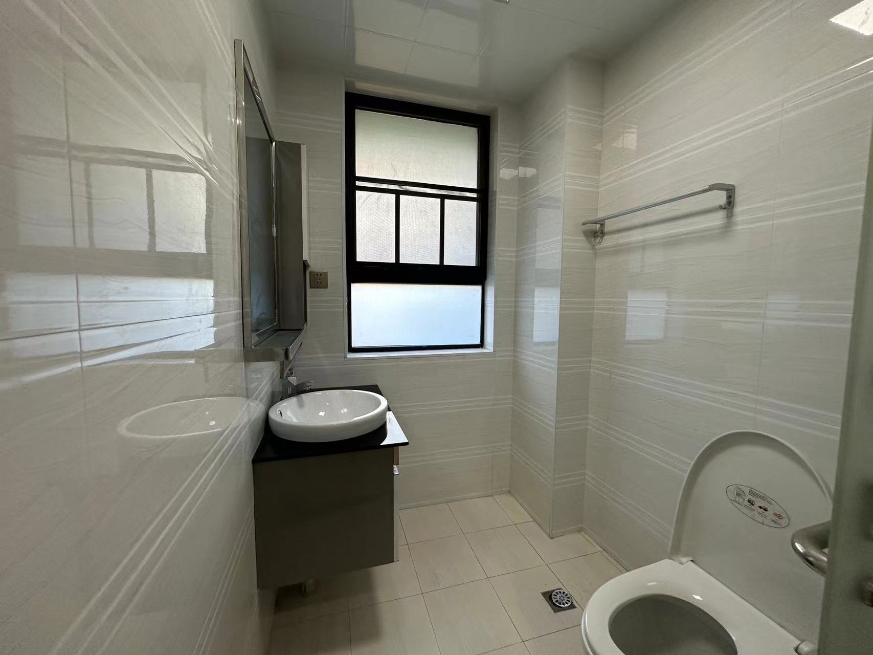 龙腾国际 4室2厅1卫 58.0万 龙腾国际 4室2厅1卫 58.0万室内图