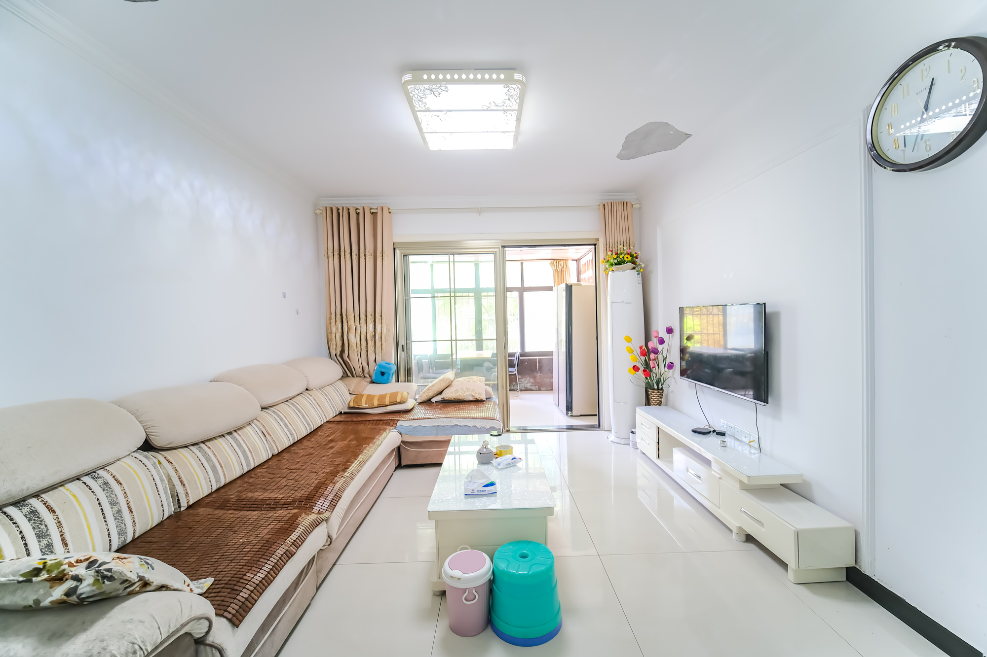 盛地春天里 3室2厅1卫 56.00万 盛地春天里 3室2厅1卫 56.00万客厅