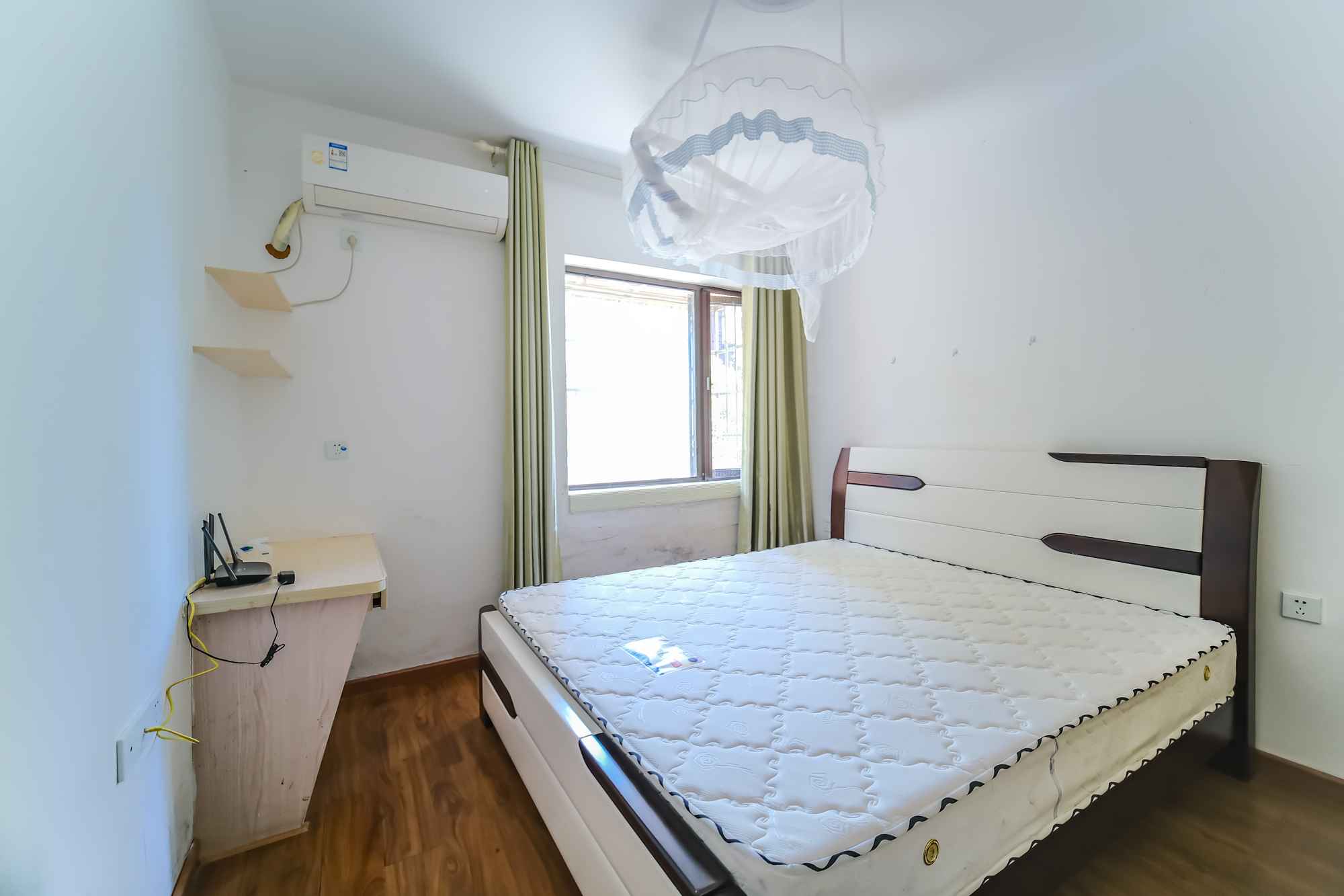 盛地春天里 3室2厅1卫 56.00万 盛地春天里 3室2厅1卫 56.00万卧室