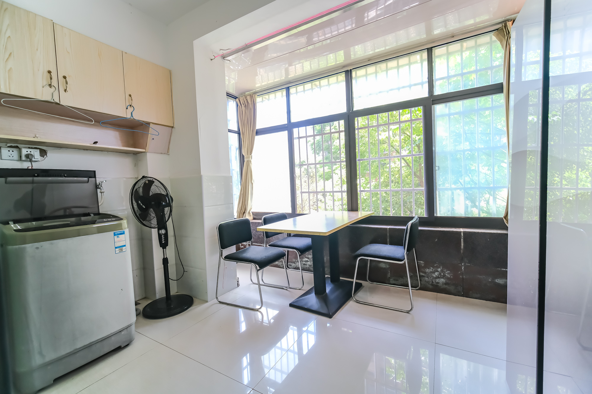 盛地春天里 3室2厅1卫 56.00万 盛地春天里 3室2厅1卫 56.00万阳台