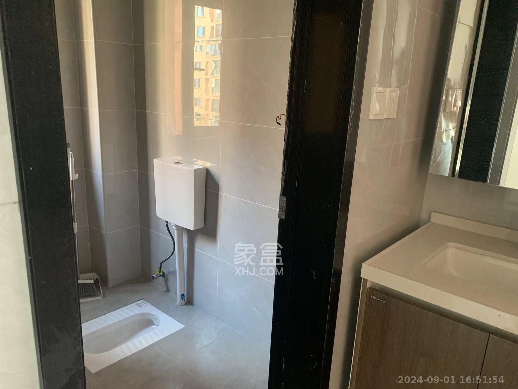 丽发新城  3室2厅1卫   2300.00元/月室内图