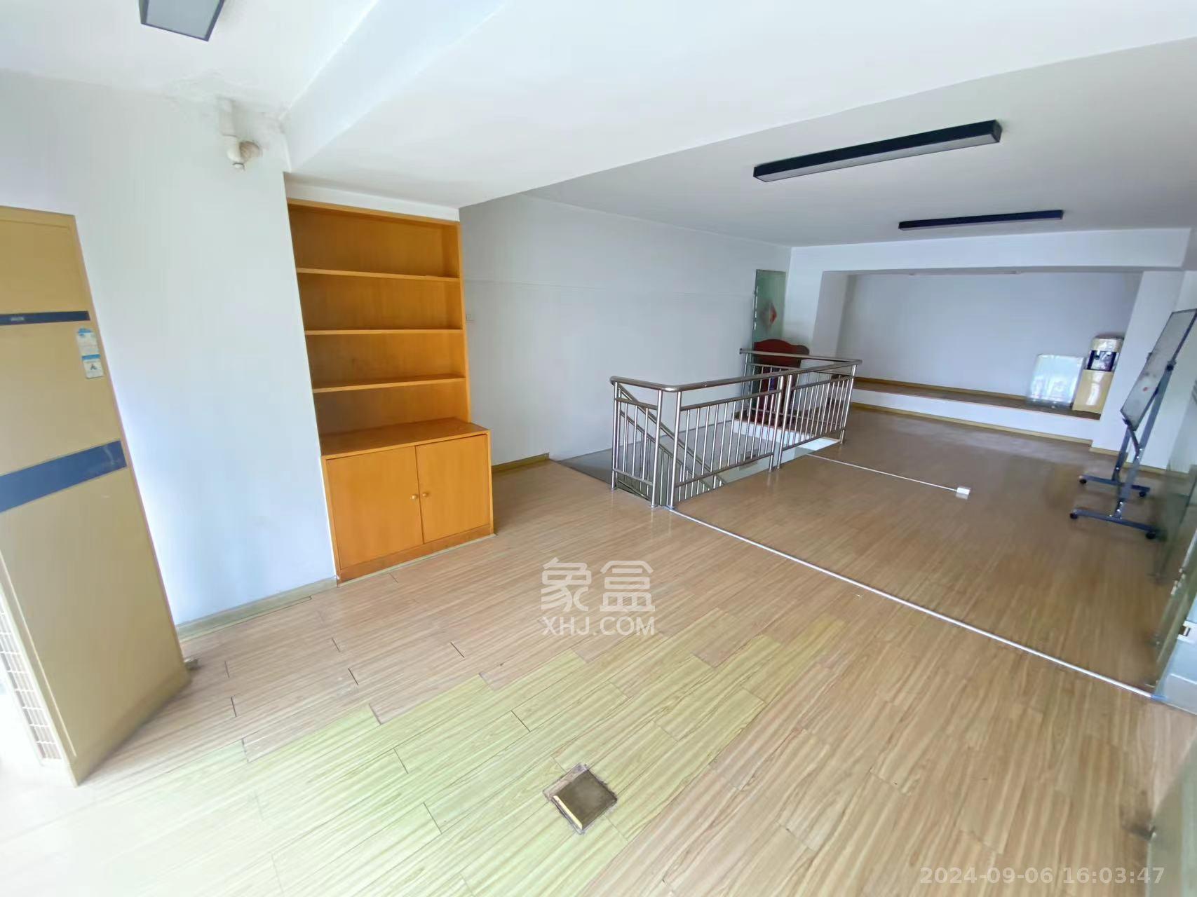 华菱蓝调国际（华菱.香墅美地）  4室2厅2卫   4300.00元/月室内图
