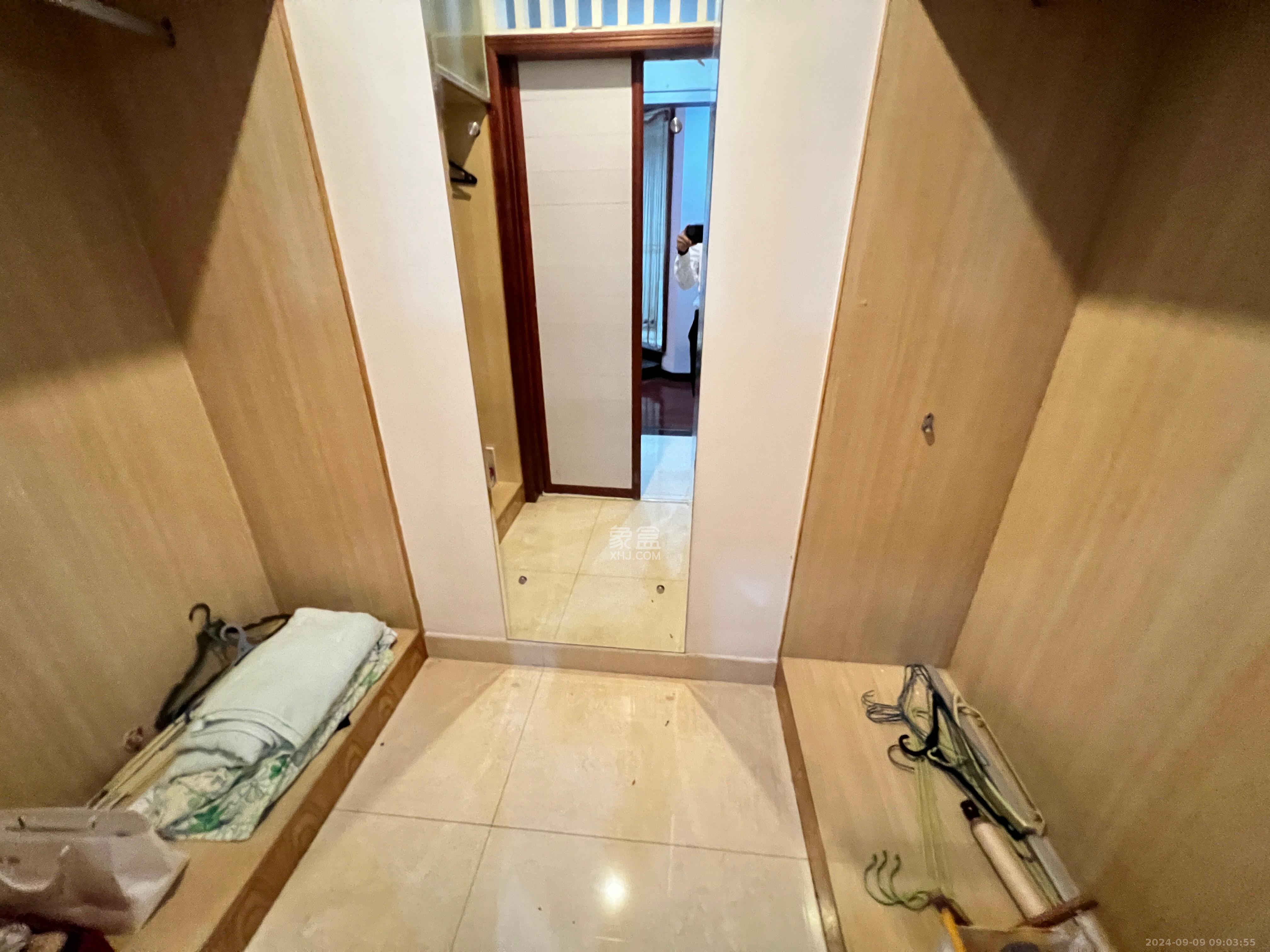 中城丽景香山园  4室2厅2卫   4800.00元/月室内图