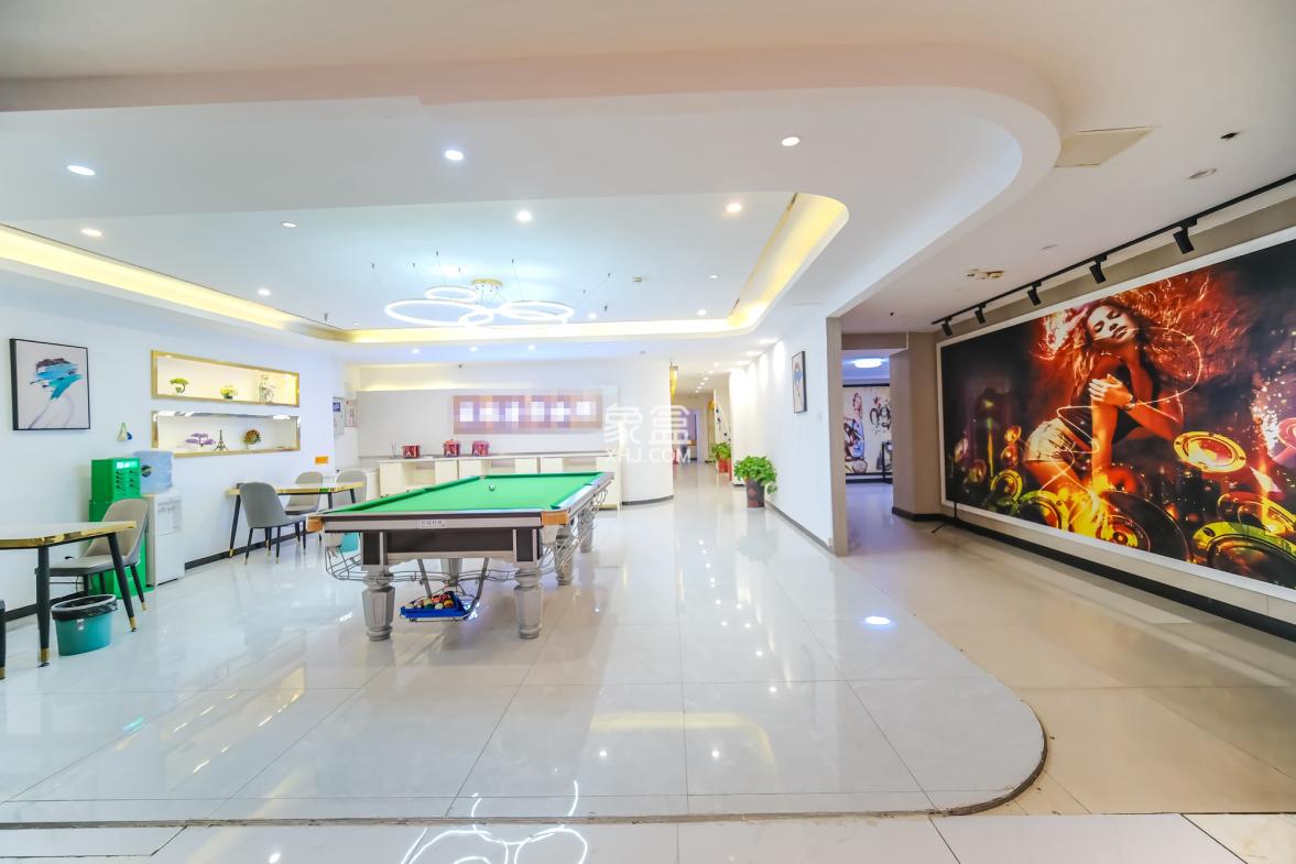 月亮湾草莓街区一、二期  18室3厅10卫    1060.0万 月亮湾草莓街区一、二期  18室3厅10卫    1060.0万客厅