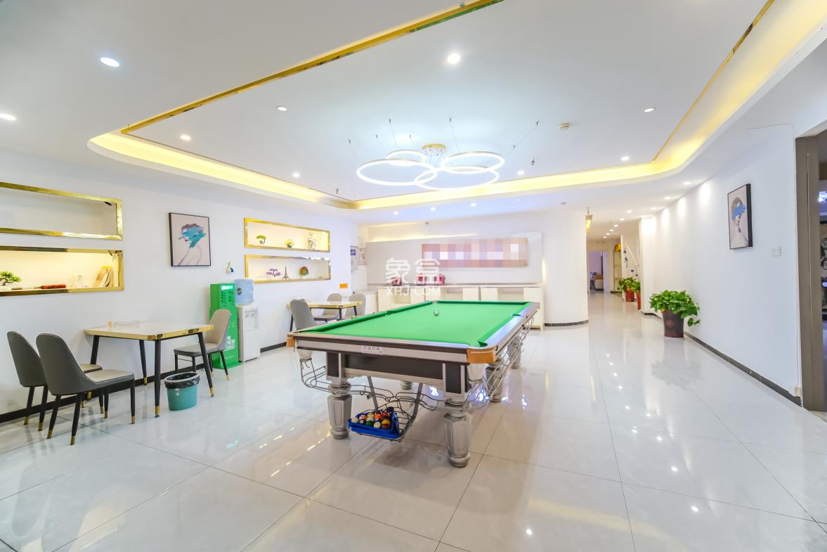 月亮湾草莓街区一、二期  18室3厅10卫    1060.0万 月亮湾草莓街区一、二期  18室3厅10卫    1060.0万其他