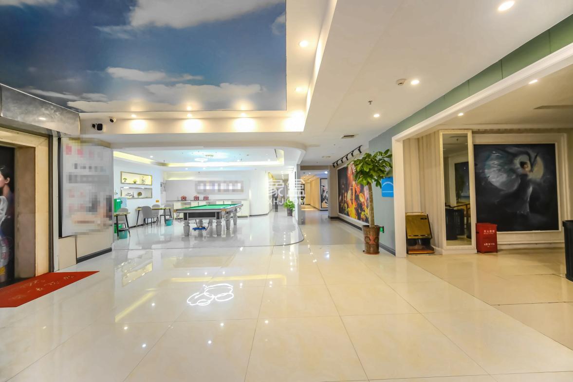 月亮湾草莓街区一、二期  18室3厅10卫    1060.0万 月亮湾草莓街区一、二期  18室3厅10卫    1060.0万其他