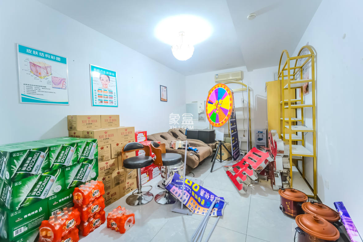 月亮湾草莓街区一、二期  18室3厅10卫    1060.0万 月亮湾草莓街区一、二期  18室3厅10卫    1060.0万其他