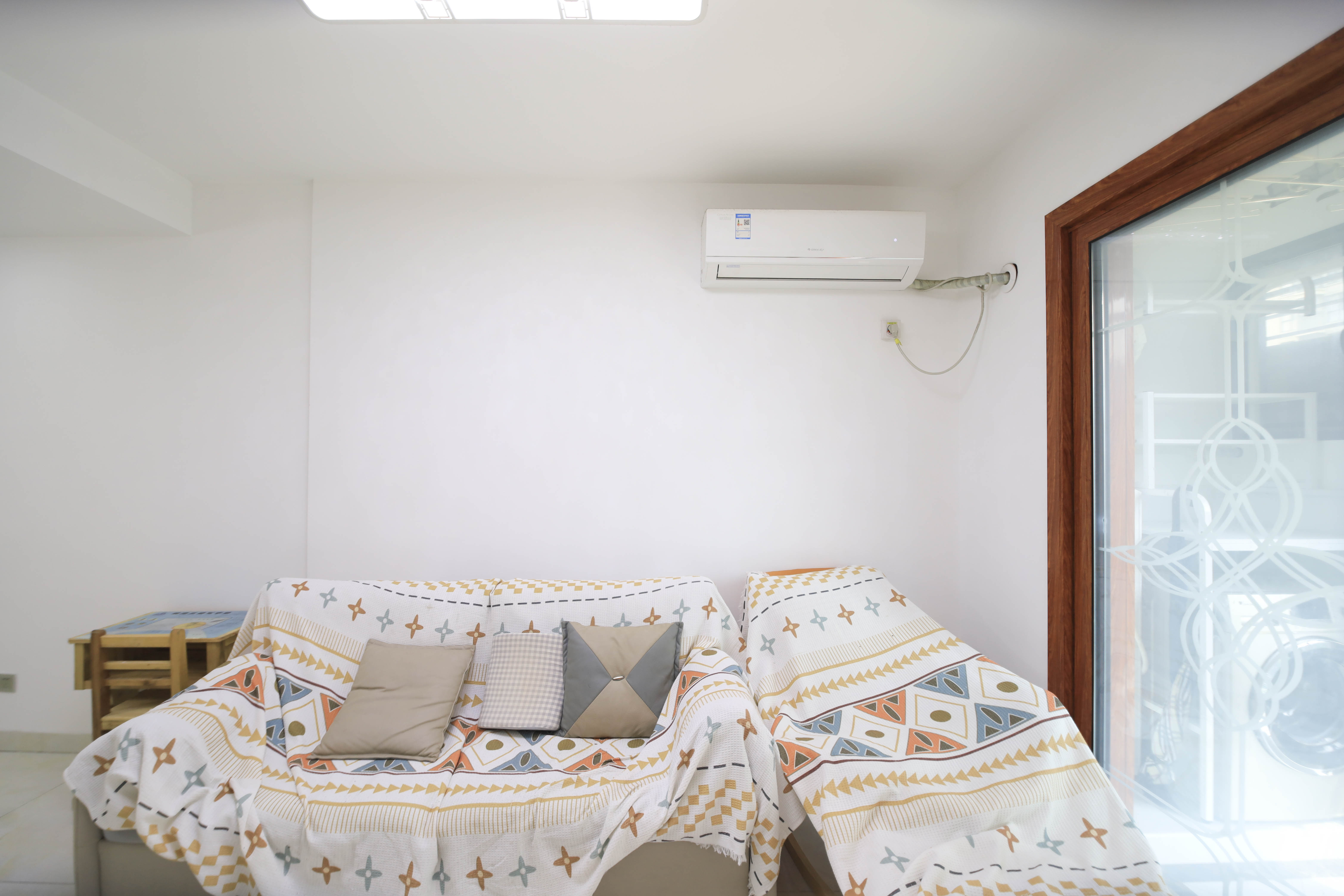 蓝光幸福满庭 3室2厅1卫 68.0万 蓝光幸福满庭 3室2厅1卫 68.0万客厅