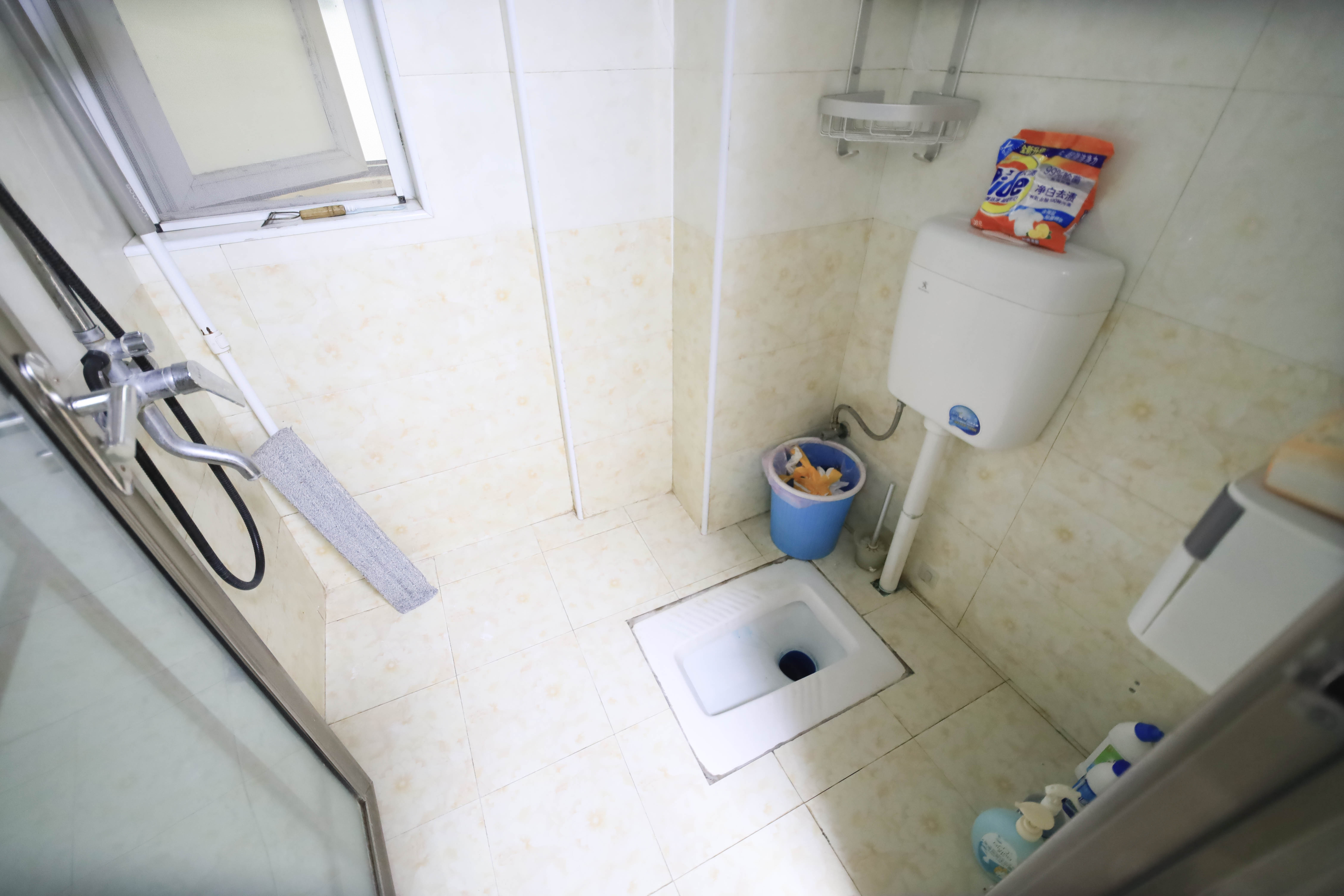 蓝光幸福满庭 3室2厅1卫 68.0万 蓝光幸福满庭 3室2厅1卫 68.0万卫生间