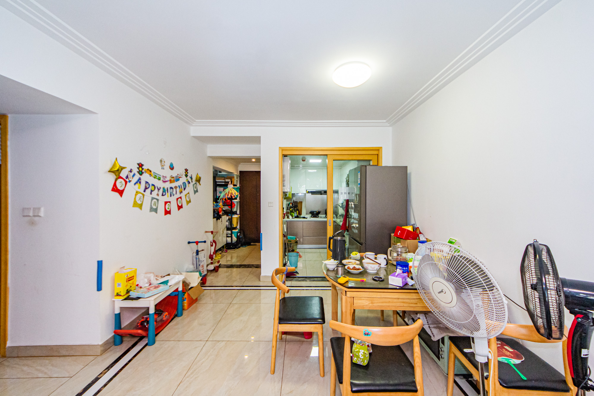 珠江好世界  3室2厅1卫    112.0万客厅