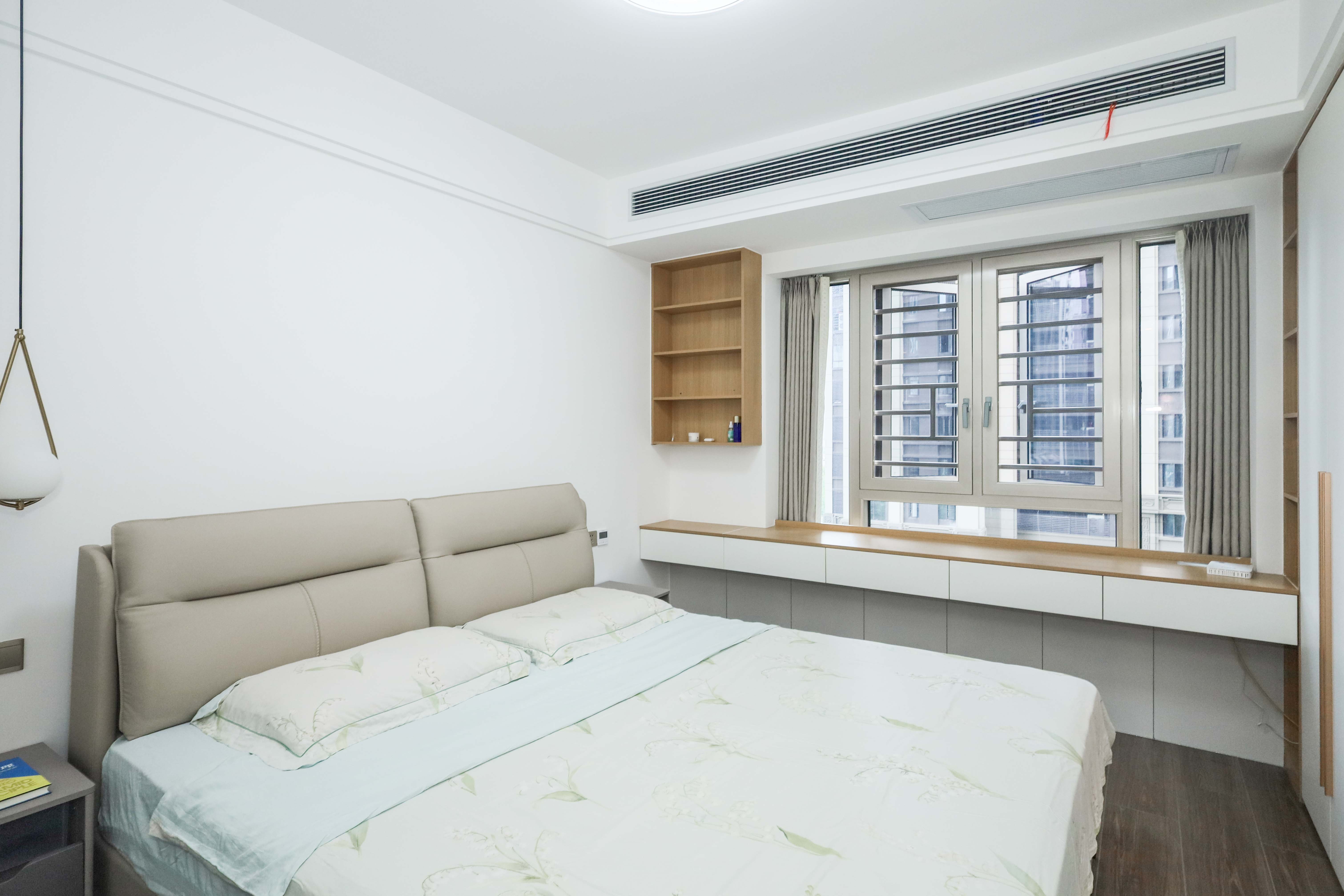 建发央著  4室2厅2卫   223.00万卧室