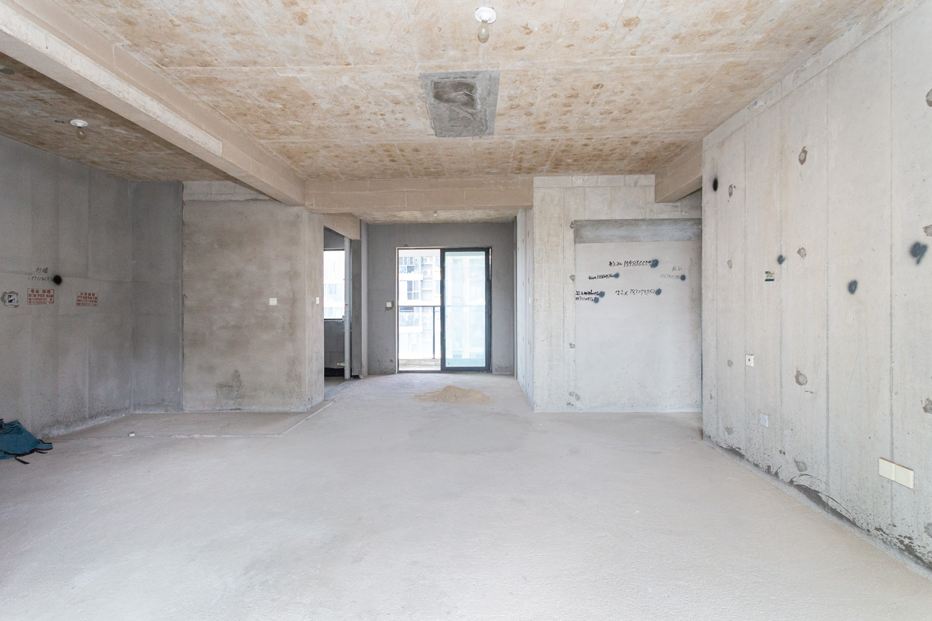 顺舟旺城 4室2厅2卫 95.0万 顺舟旺城 4室2厅2卫 95.0万客厅