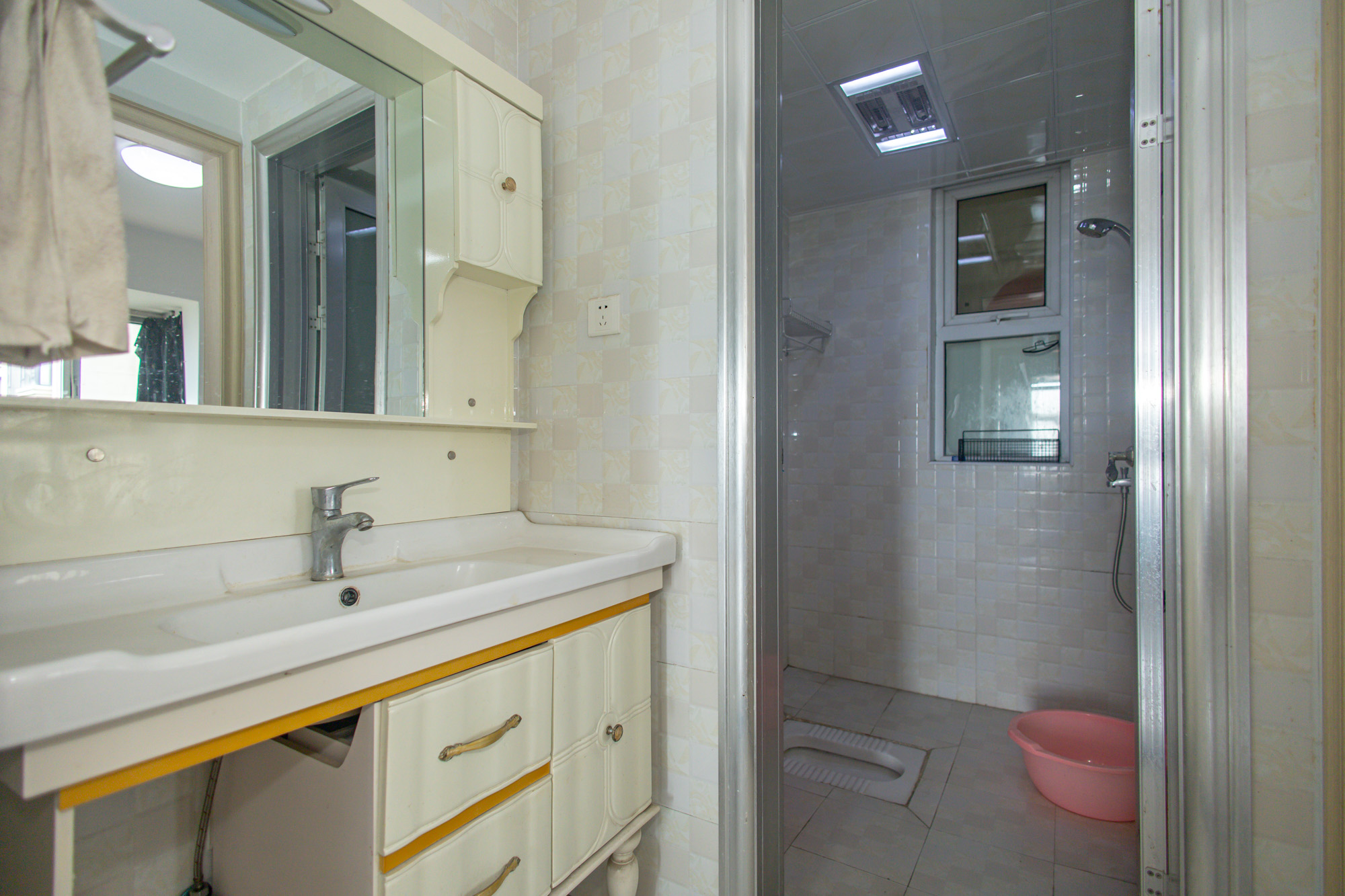 金科时代中心 1室0厅0卫 79.8万 金科时代中心 1室0厅0卫 79.8万卫生间