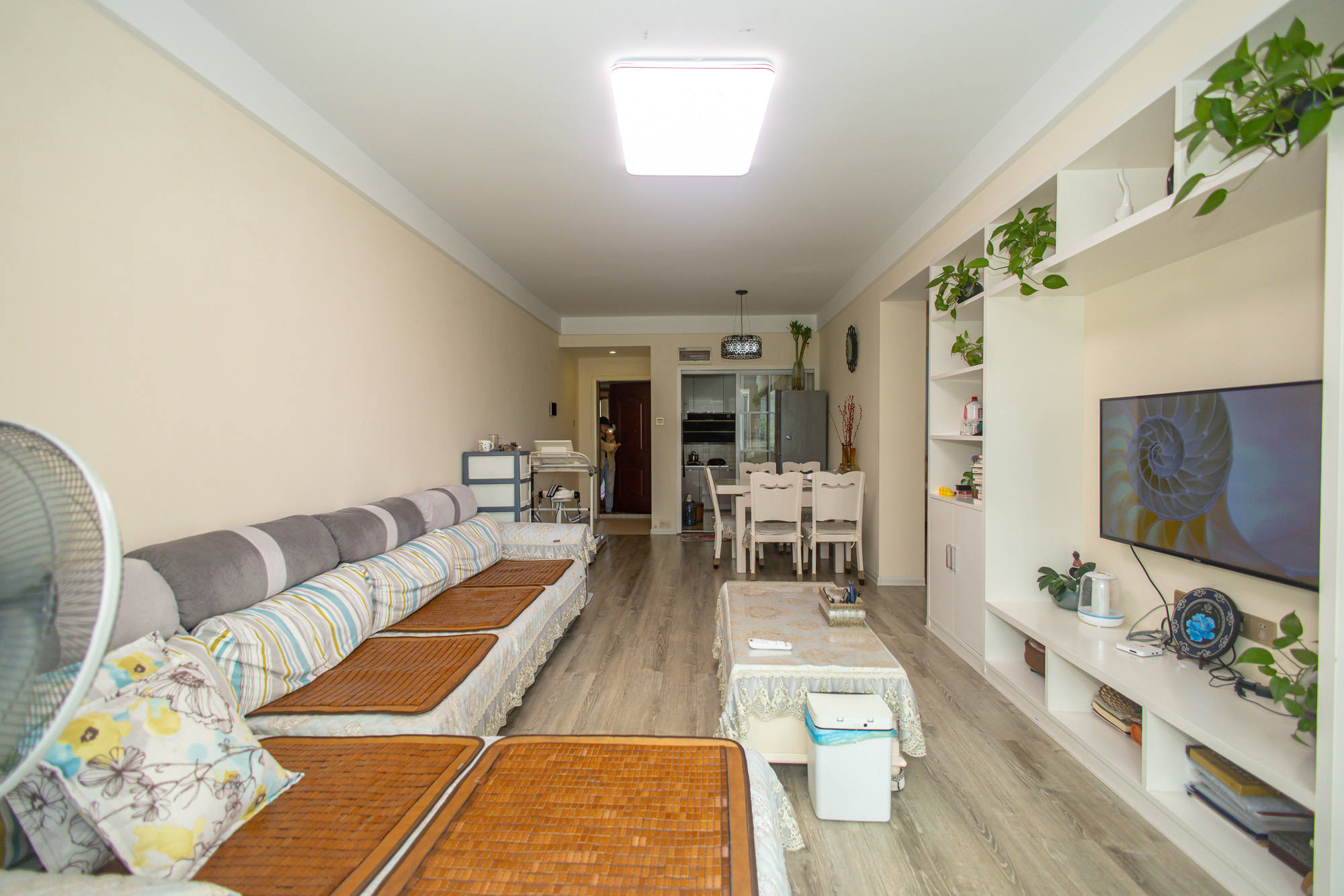 恒广国际景园一二区  2室2厅1卫    74.8万 恒广国际景园一二区  2室2厅1卫    74.8万