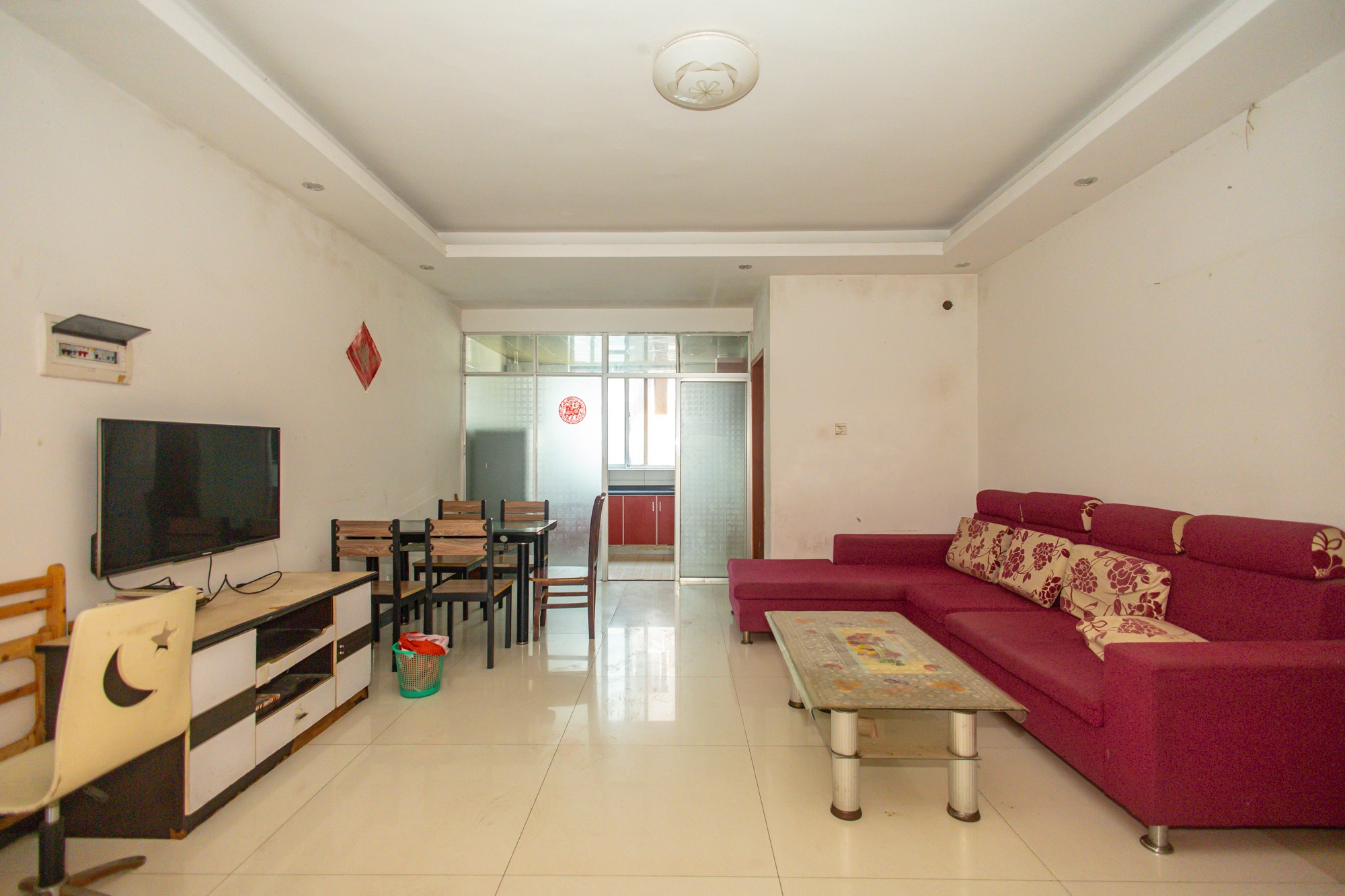 湘绣城 2室2厅1卫 38.8万 湘绣城 2室2厅1卫 38.8万客厅